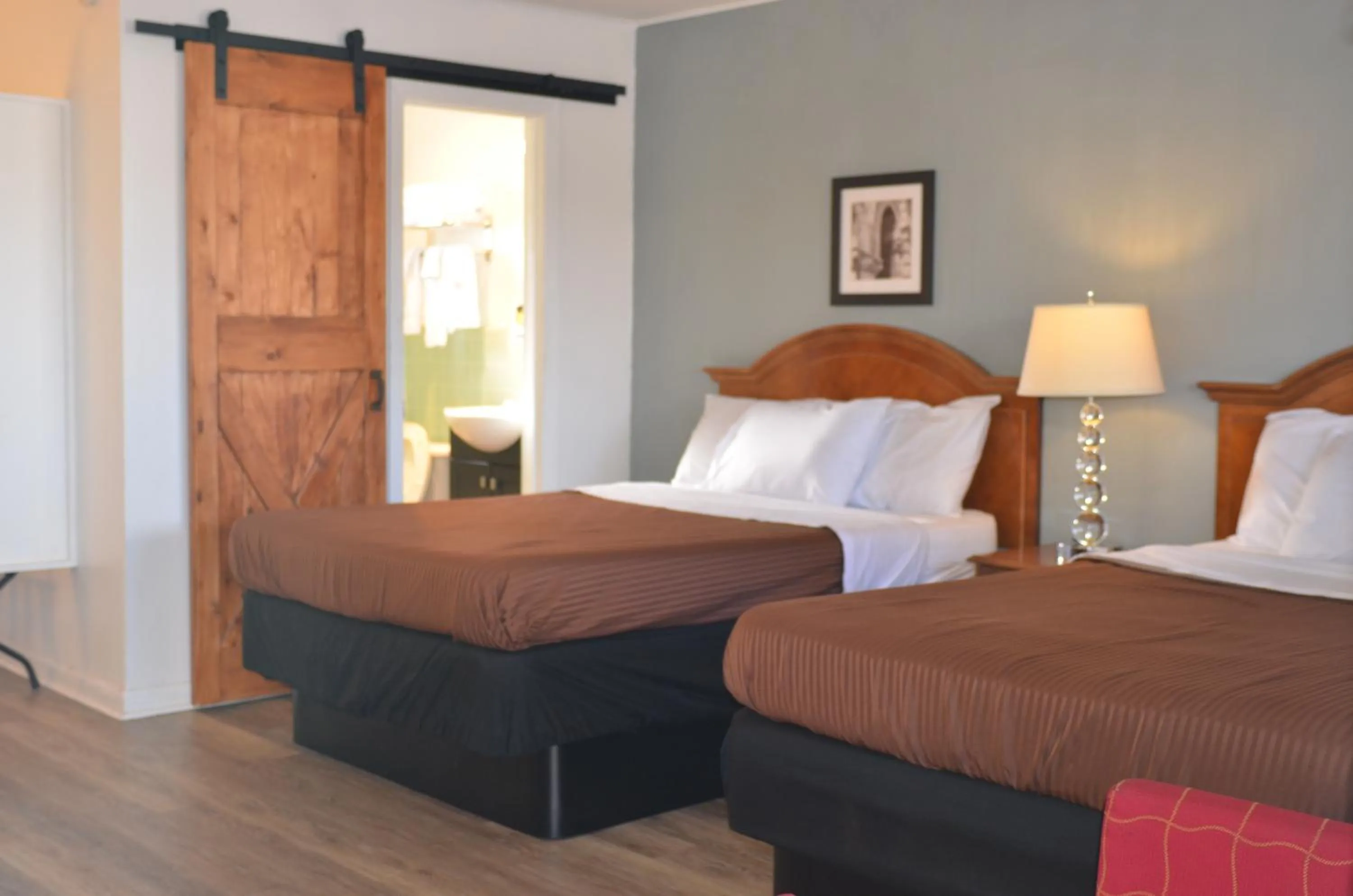 Bed in The Oak Motel