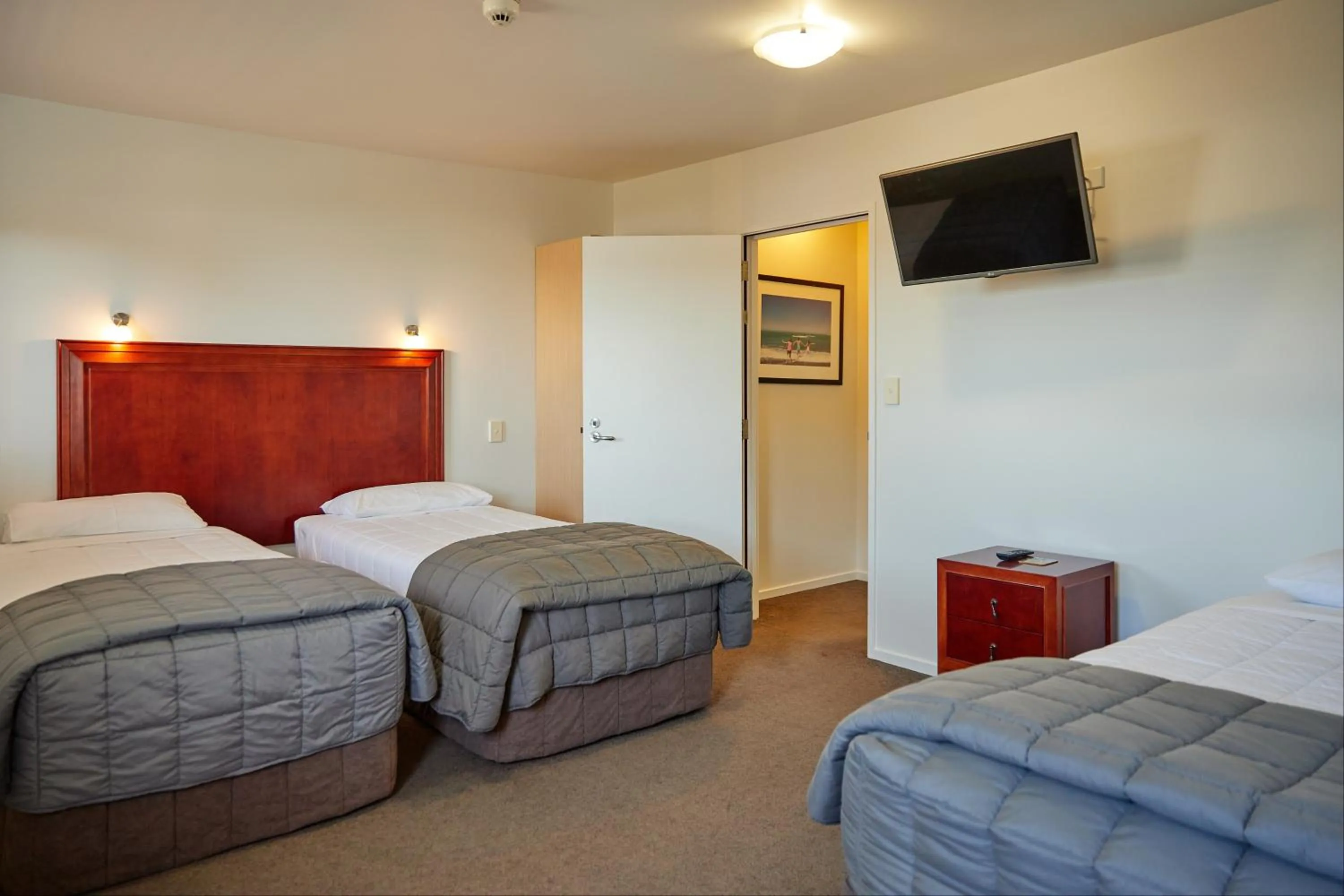 Bedroom, Bed in Kaikoura Quality Suites