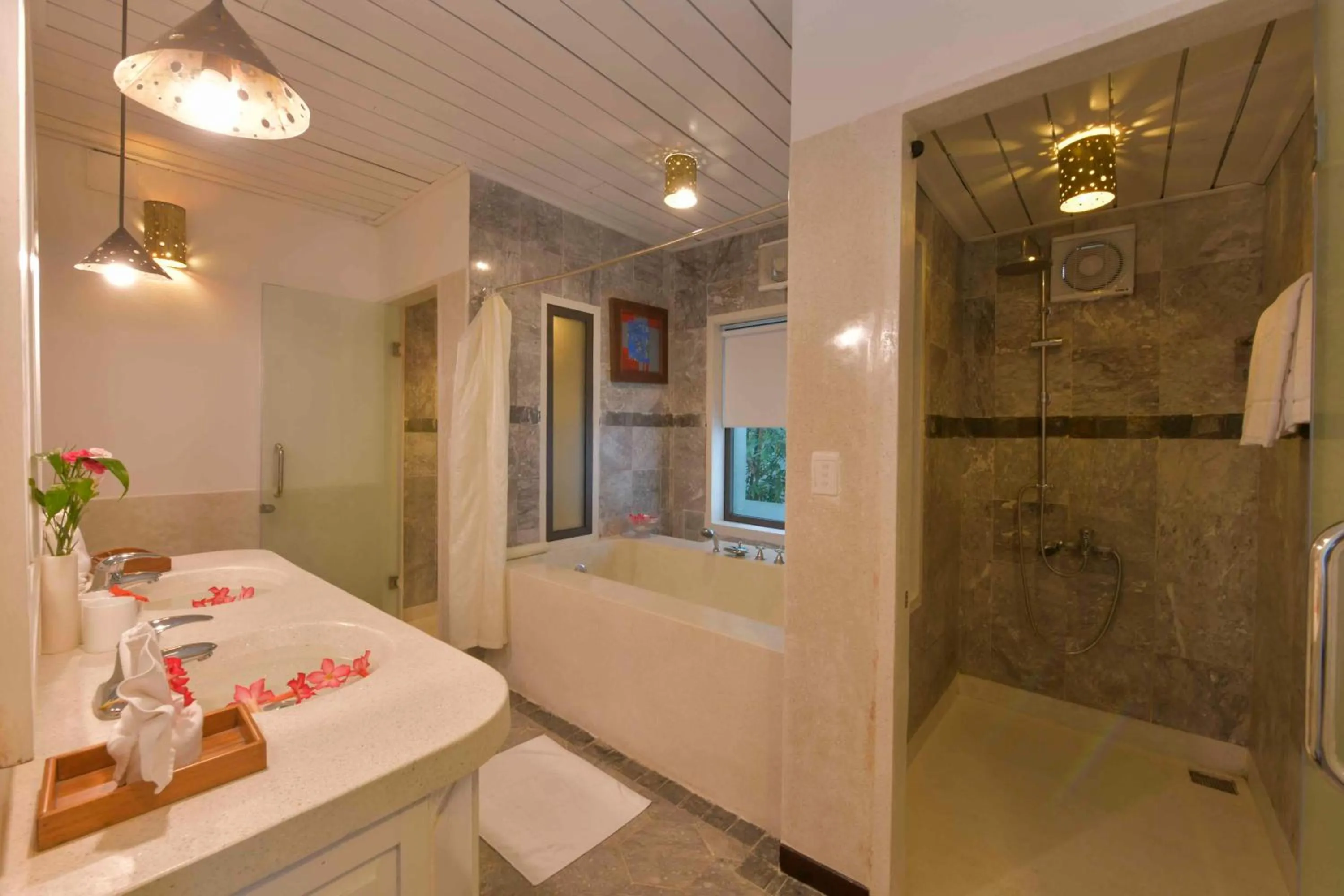 Shower in Hoi An Ancient House Resort & Spa