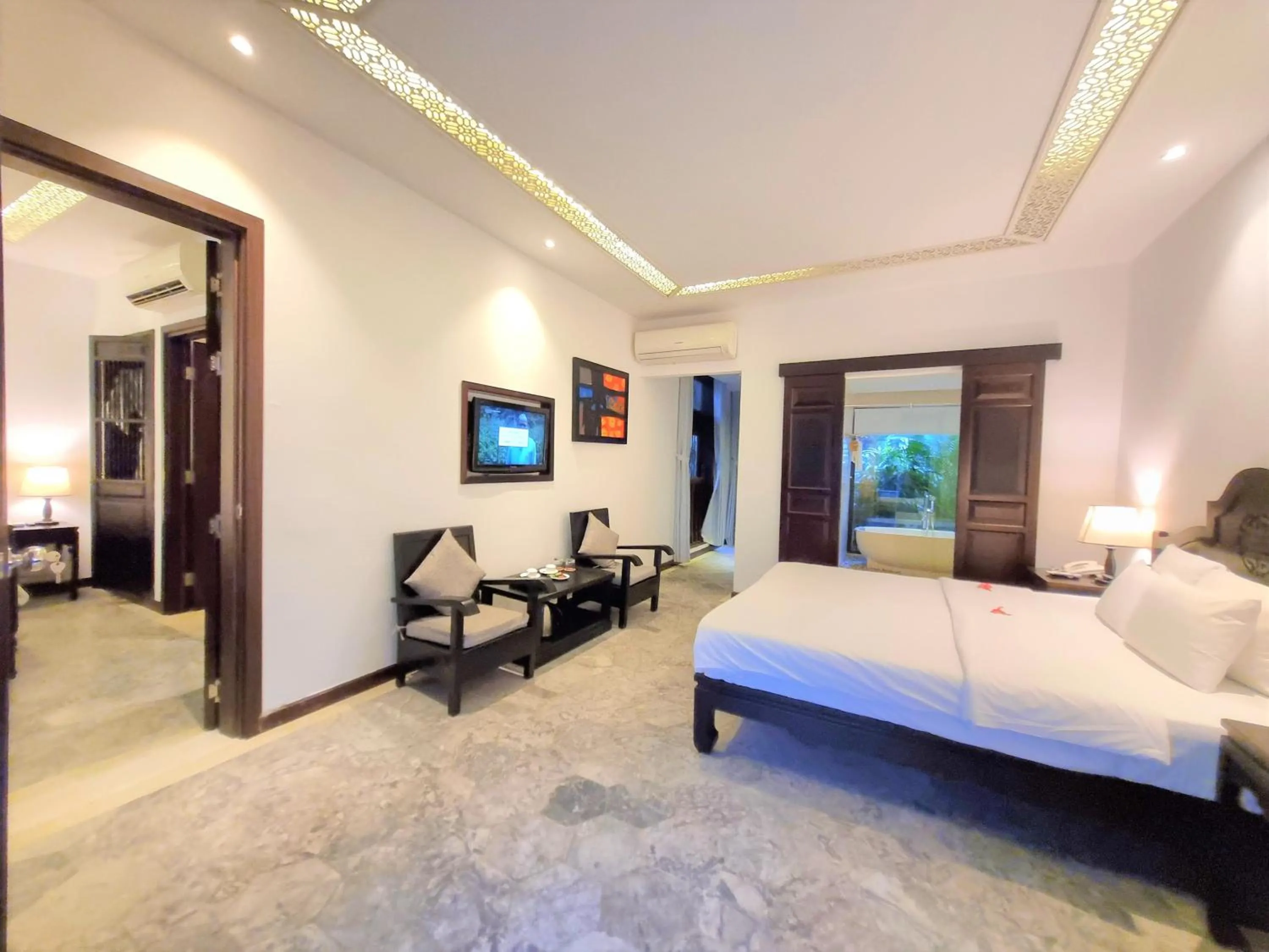 Guests, Bed in Hoi An Ancient House Resort & Spa