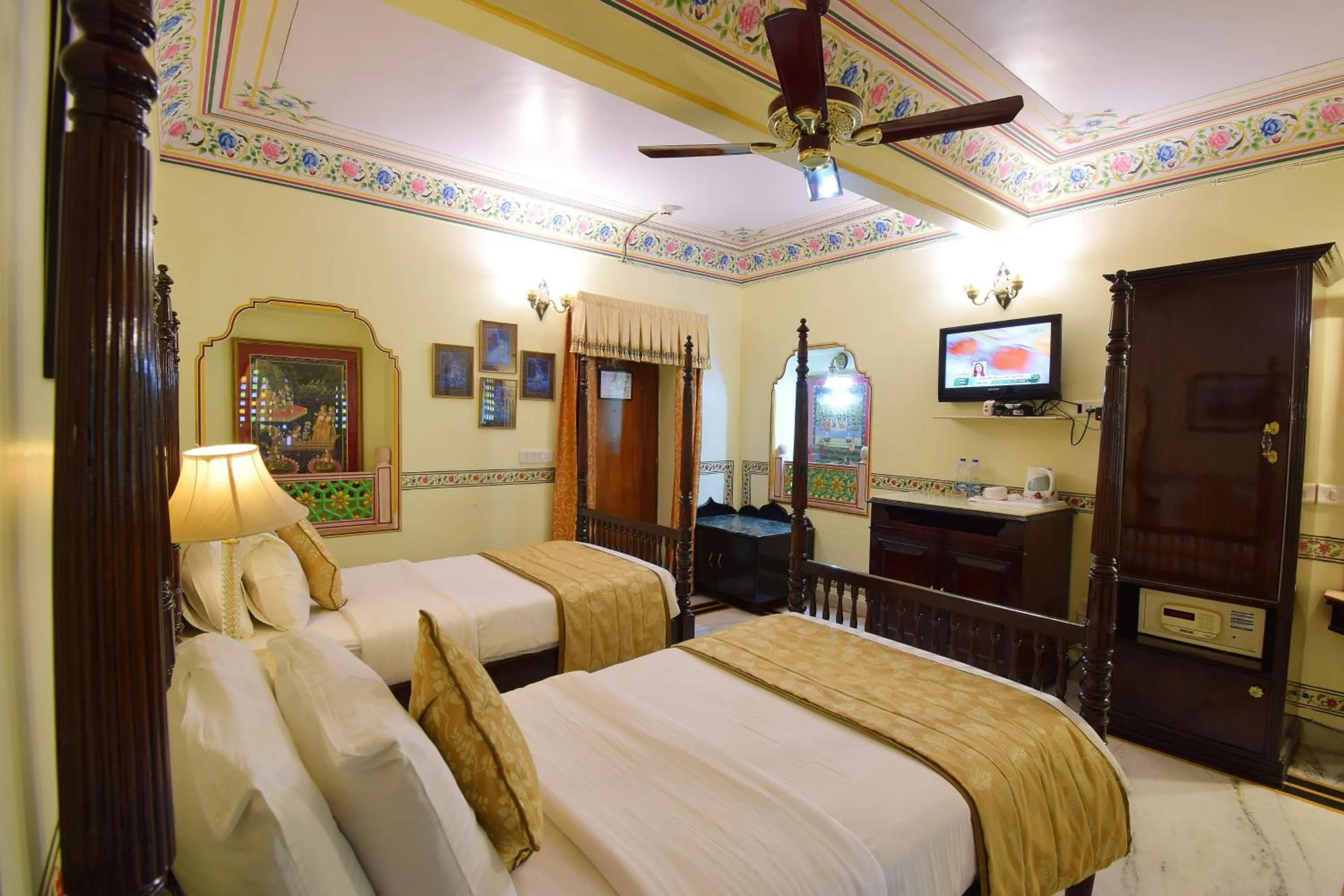 Photo of the whole room, Bed in Umaid Bhawan - A Heritage Style Boutique Hotel