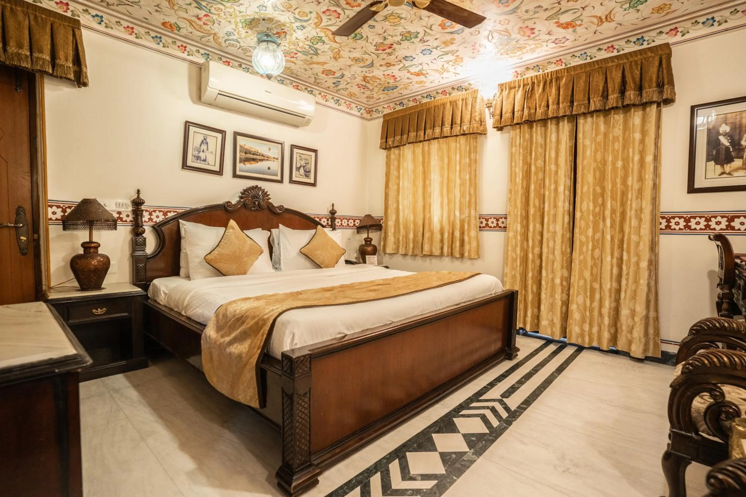 Bedroom, Bed in Umaid Bhawan - A Heritage Style Boutique Hotel