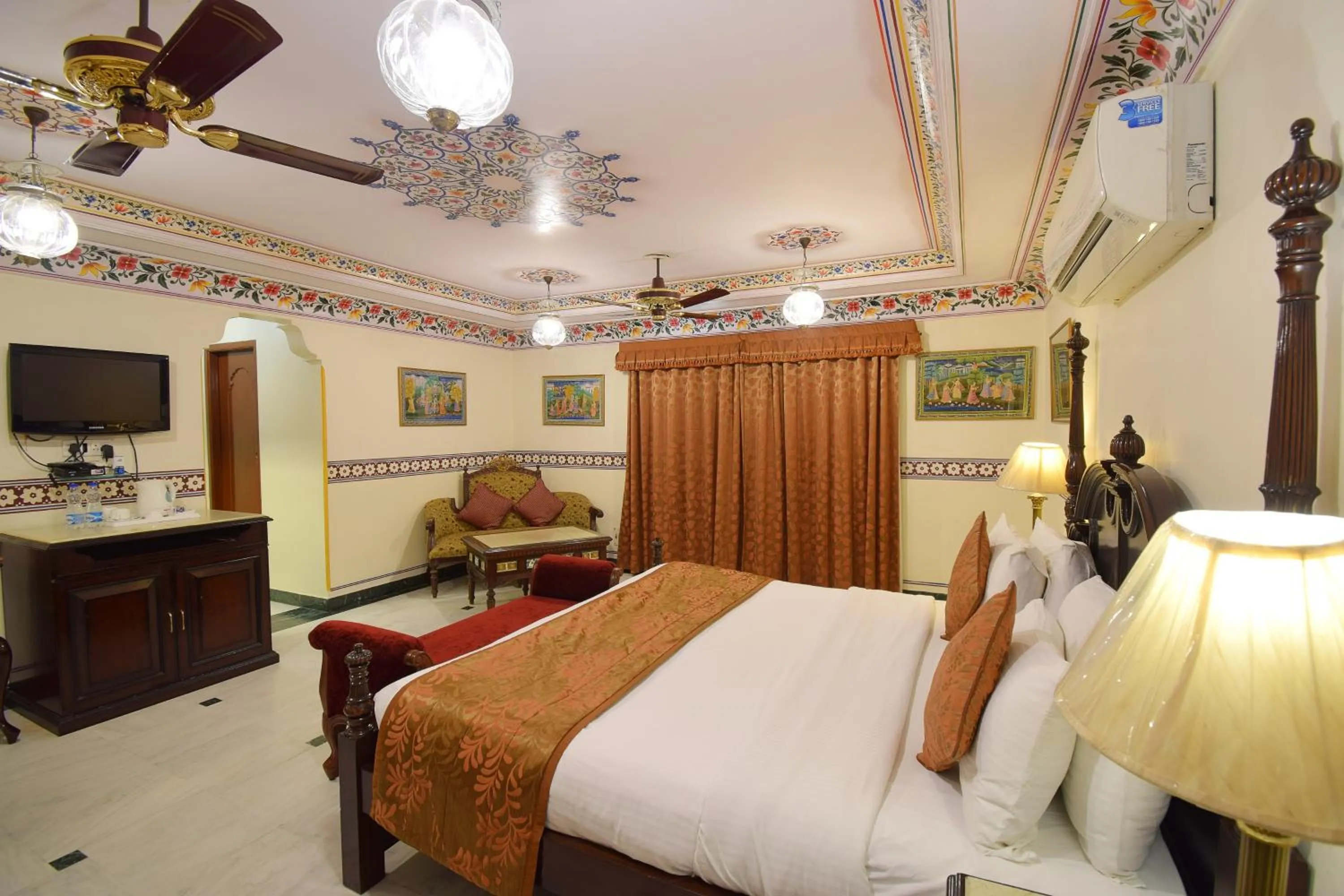 Photo of the whole room, Bed in Umaid Bhawan - A Heritage Style Boutique Hotel
