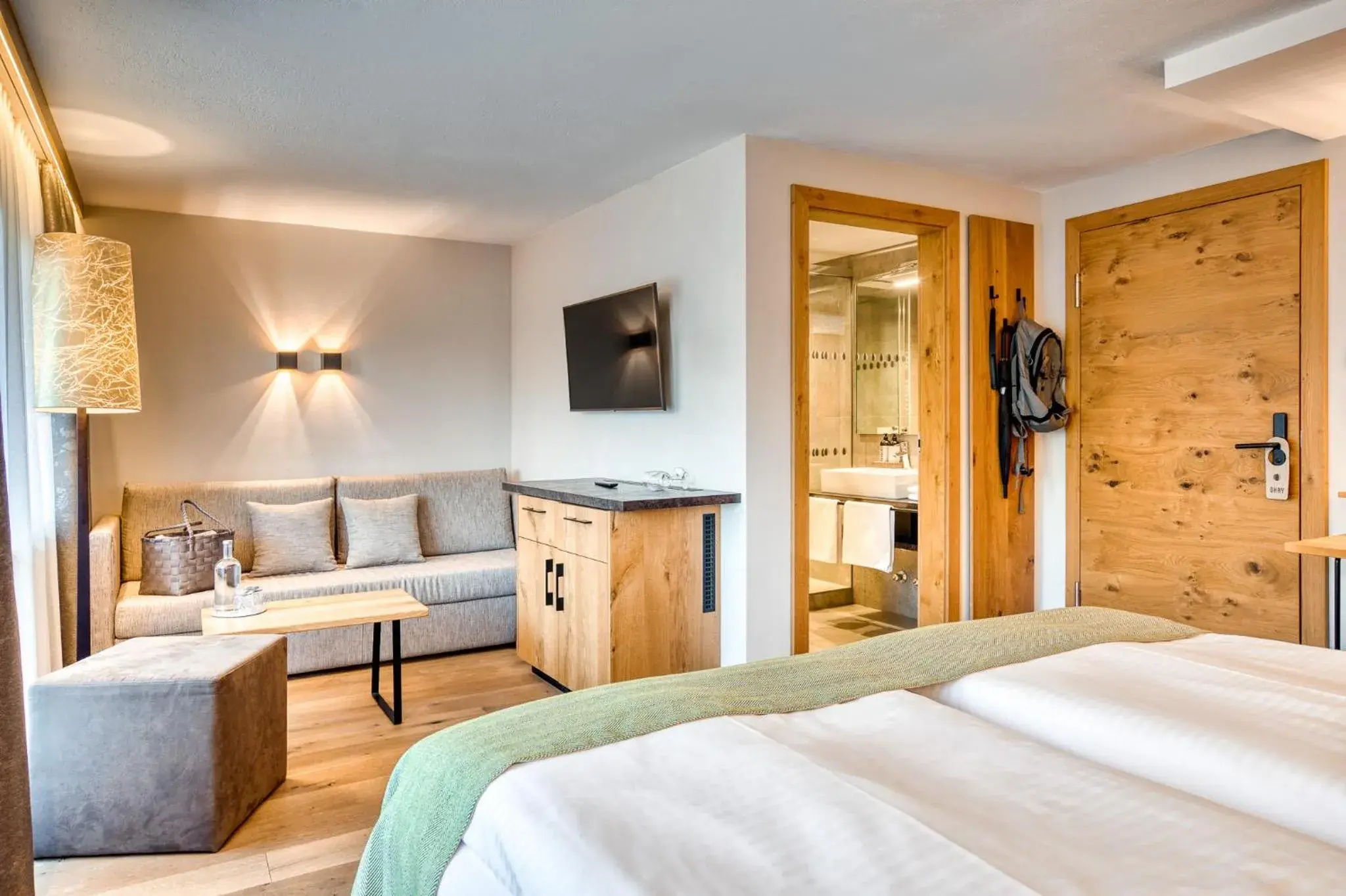 Deluxe Double Room with Balcony - single occupancy in Hotel habicher hof 4-Sterne-Superior Deluxe Double Room with Balcony - single occupancy in Hotel habicher hof 4-Sterne-Superior
