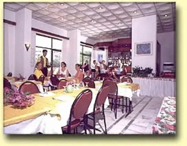 Restaurant/places to eat in Dias Hotel Restaurant/places to eat in Dias Hotel