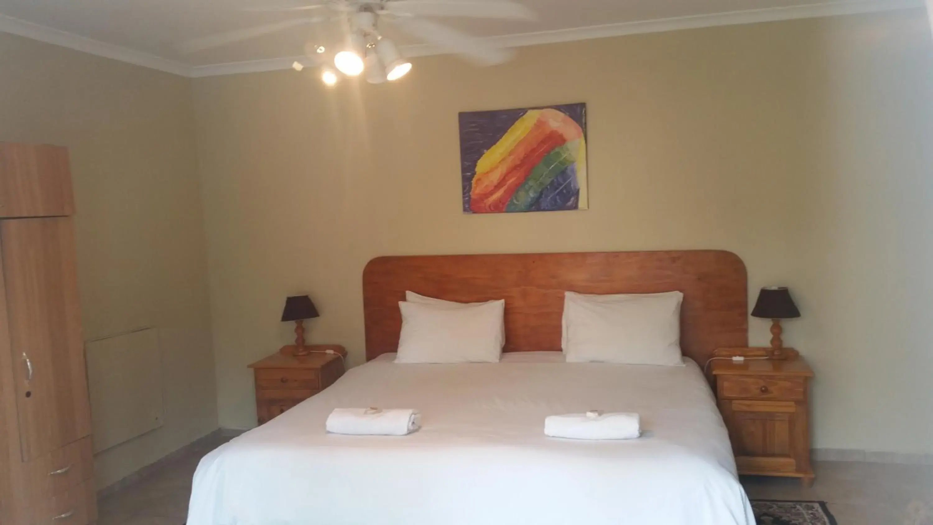 King Room - single occupancy in Louhallas Accommodation King Room - single occupancy in Louhallas Accommodation