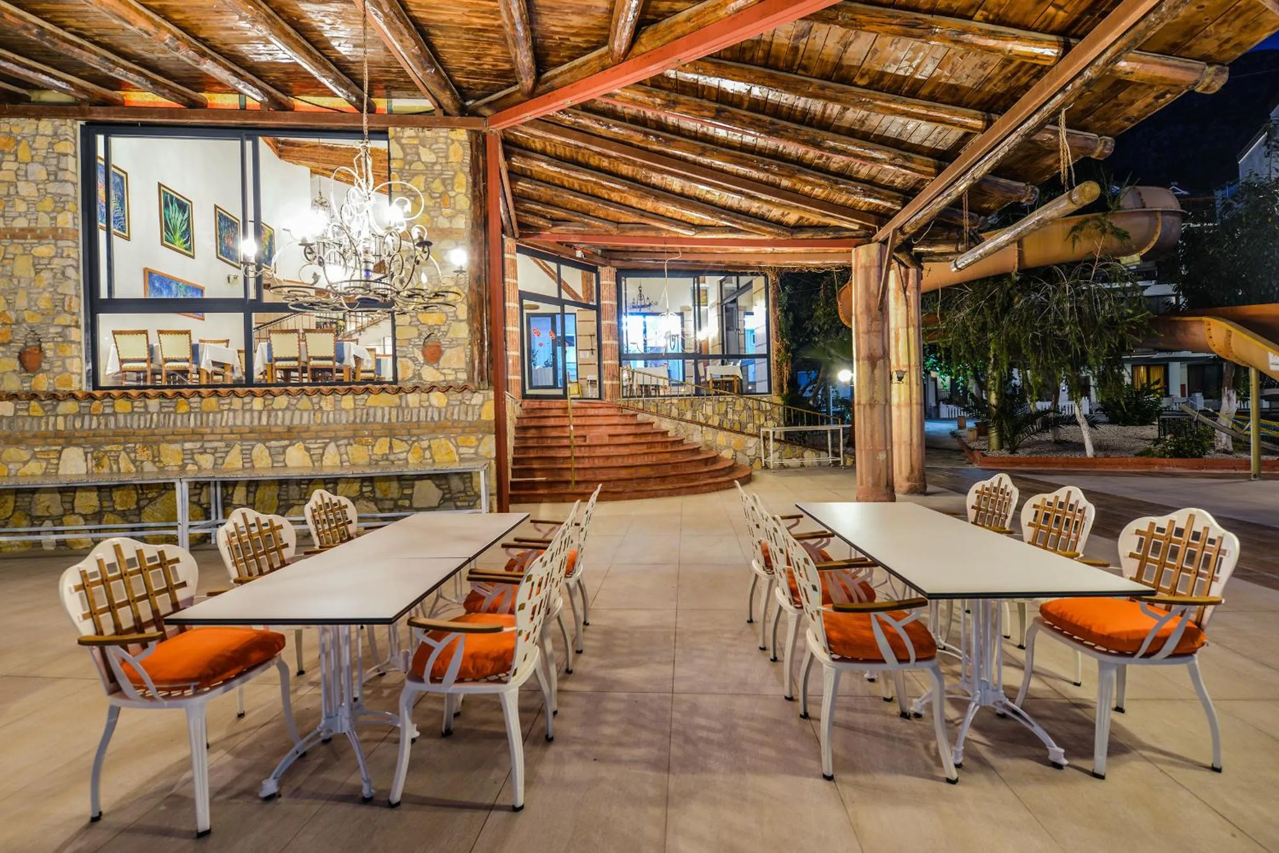 Restaurant/places to eat in Seyir Village Hotel