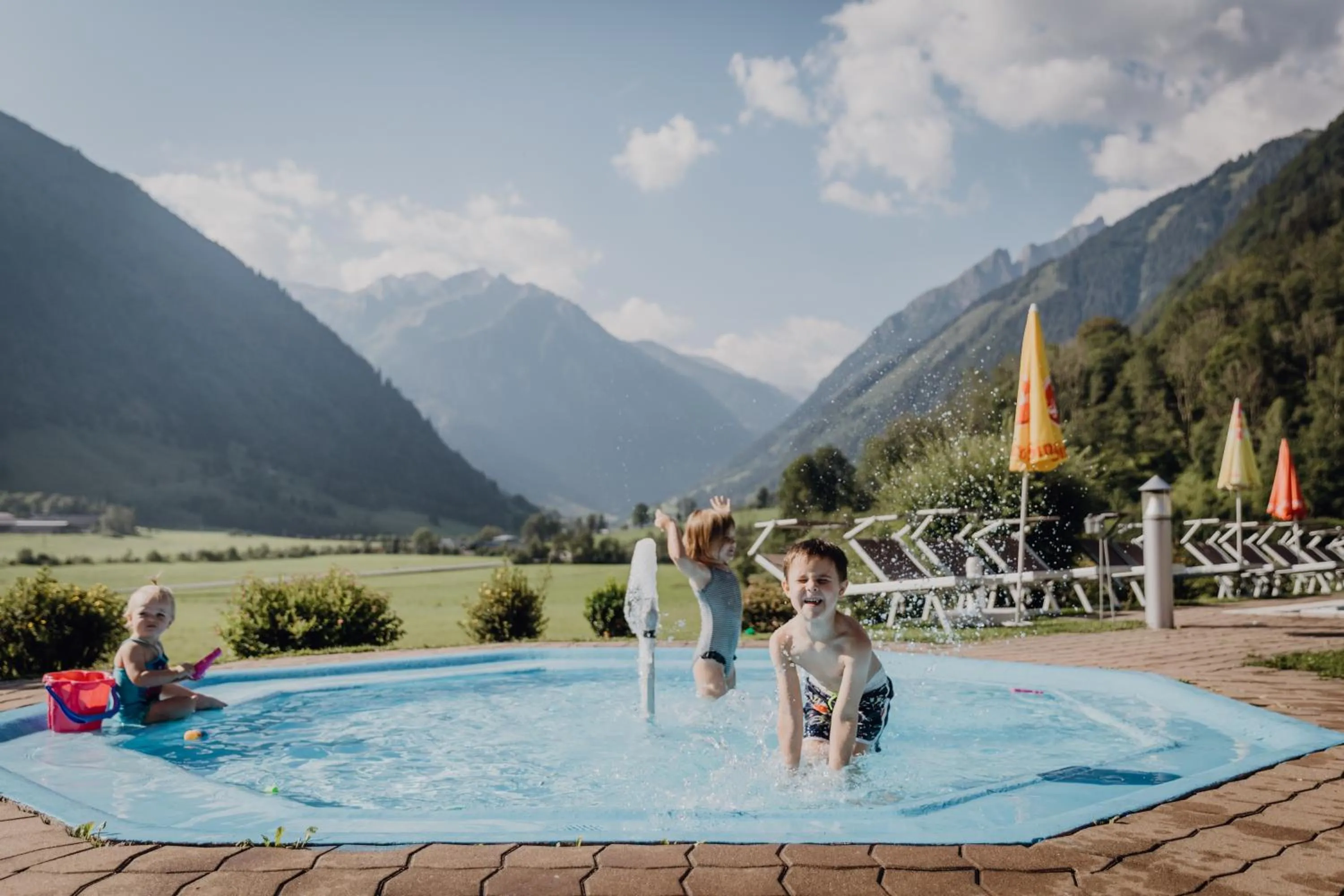 Swimming pool in Feriendorf Ponyhof