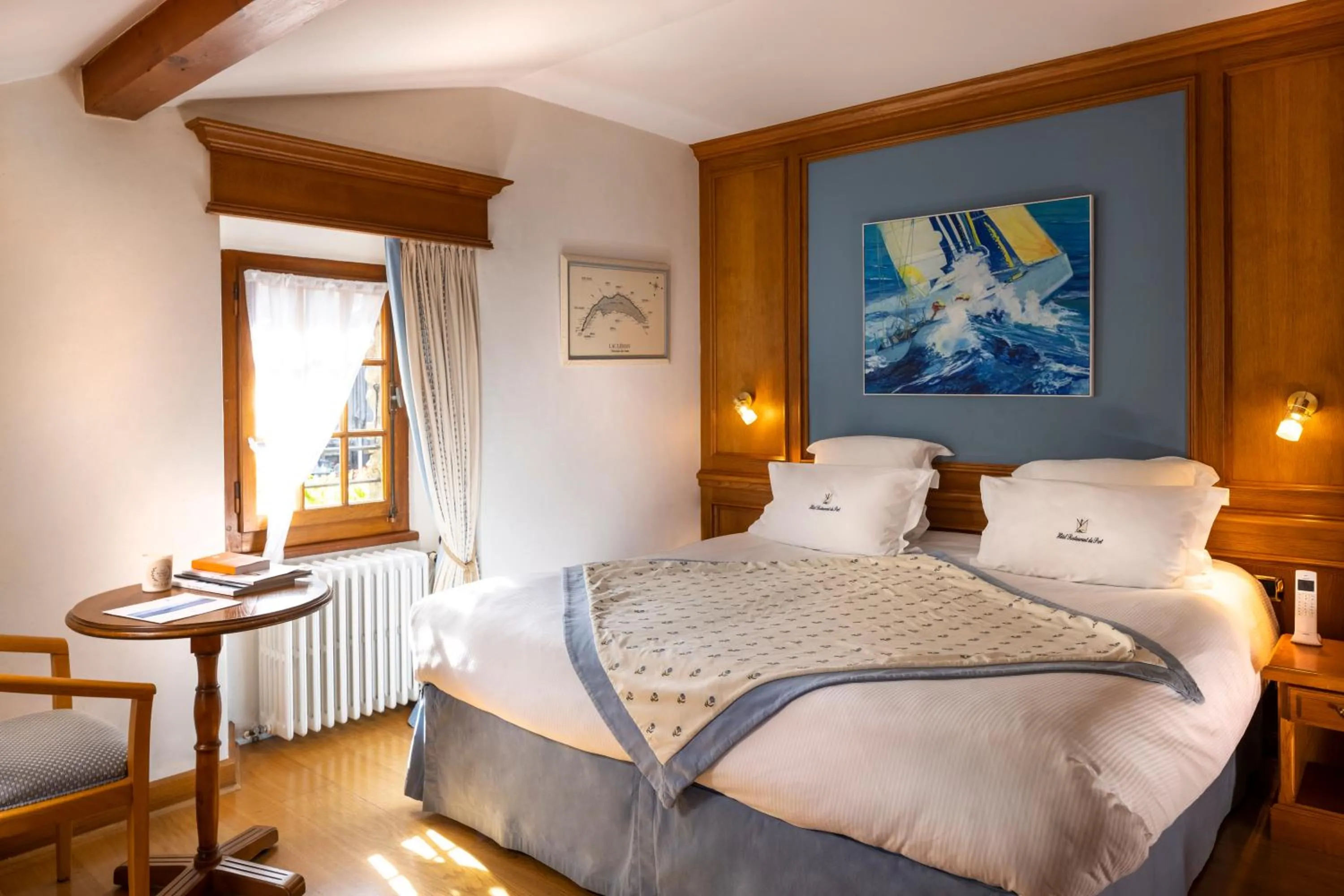 Bed in Hôtel Restaurant Du Port