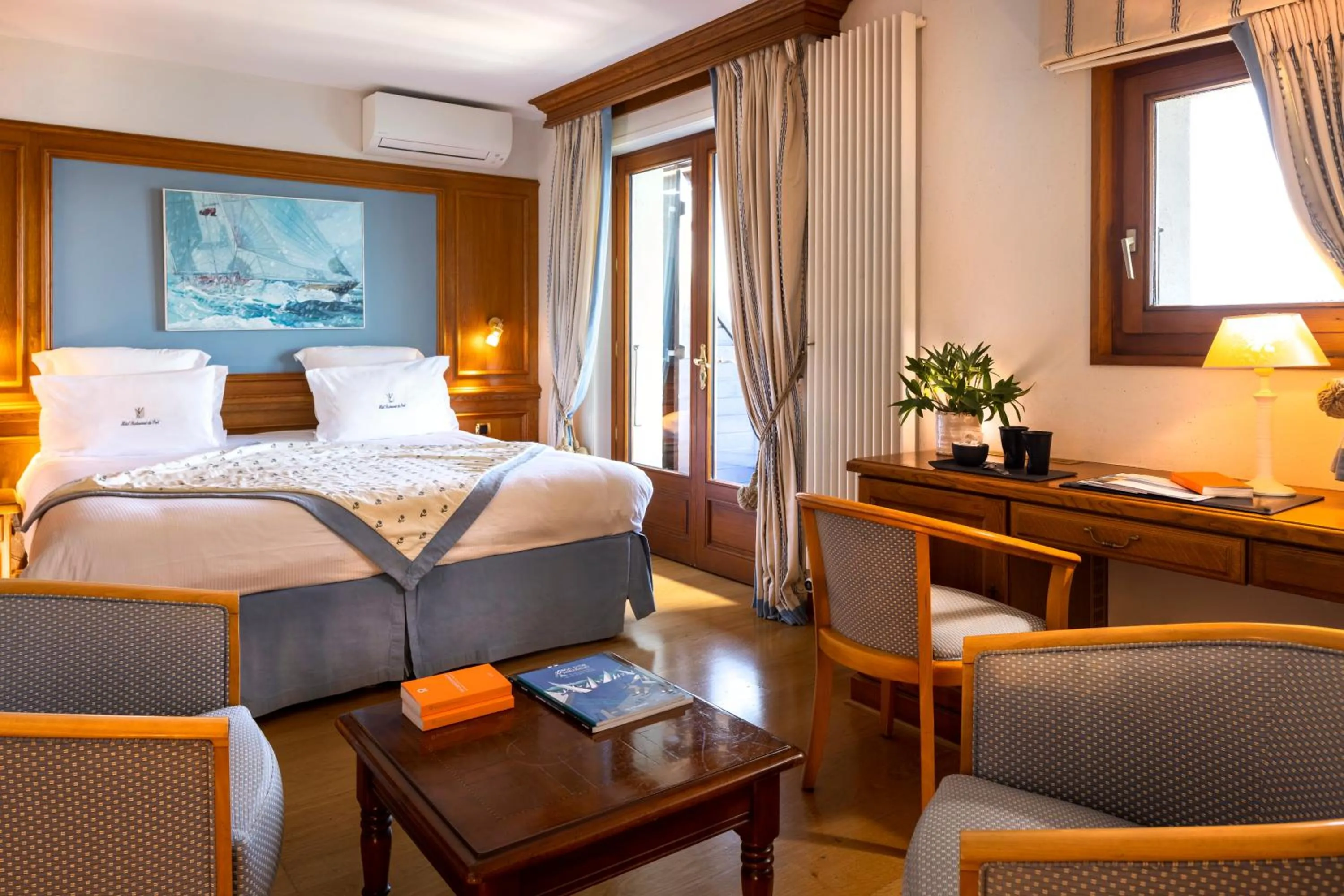 Bed in Hôtel Restaurant Du Port