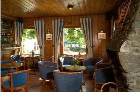 Restaurant/places to eat in Hôtel Restaurant Du Port