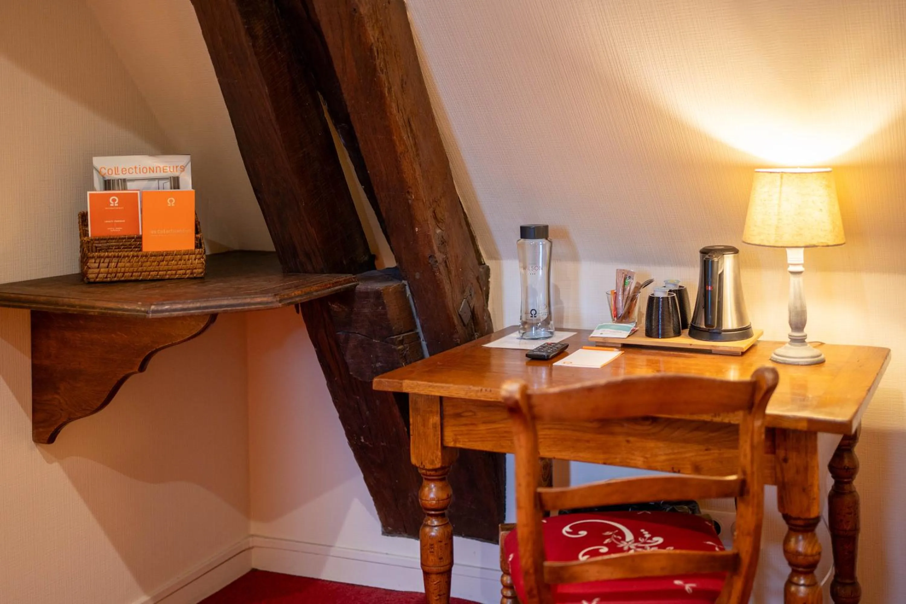 Coffee/tea facilities in Hôtel Wilson - Teritoria