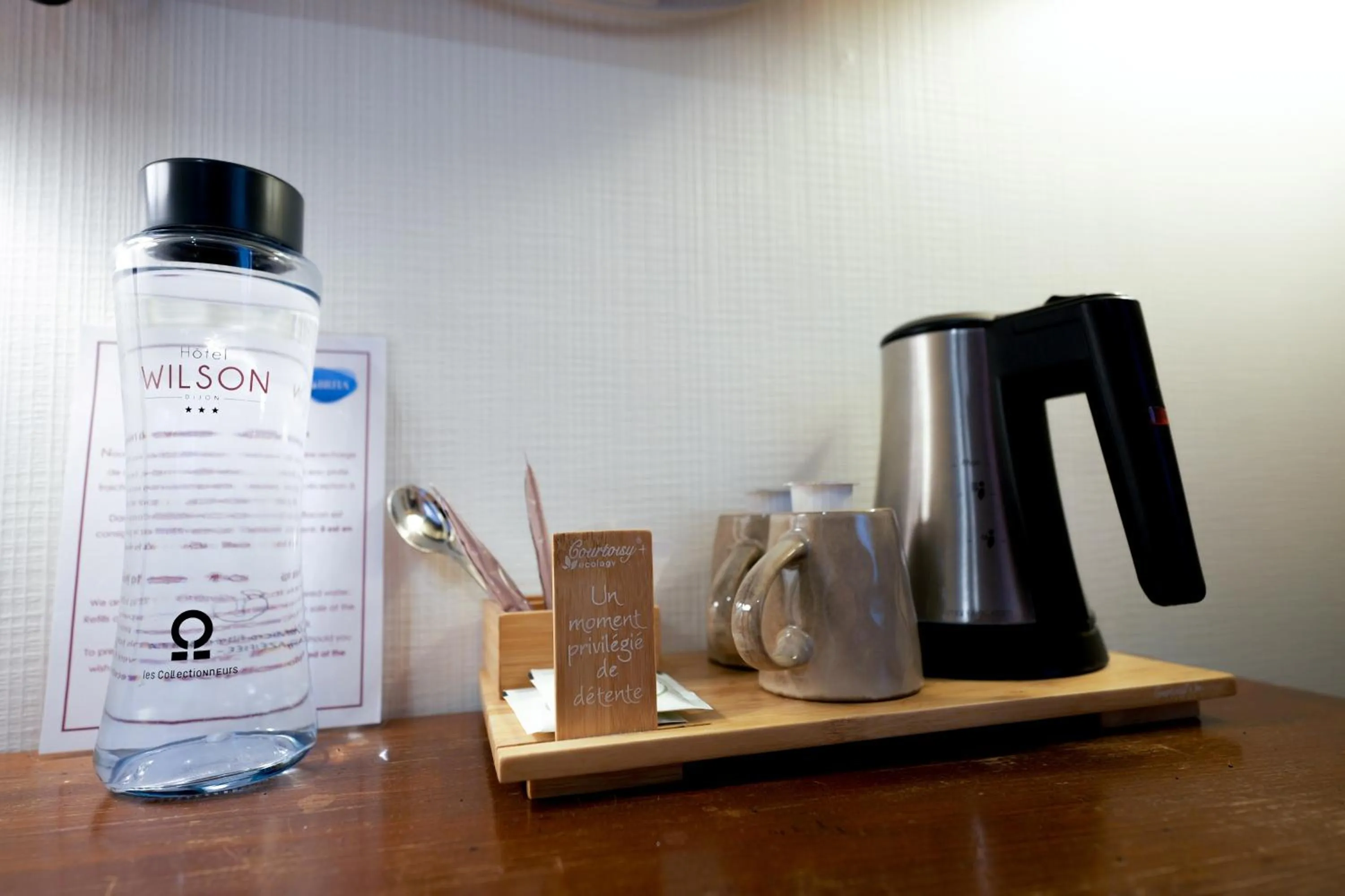 Coffee/tea facilities in Hôtel Wilson - Teritoria