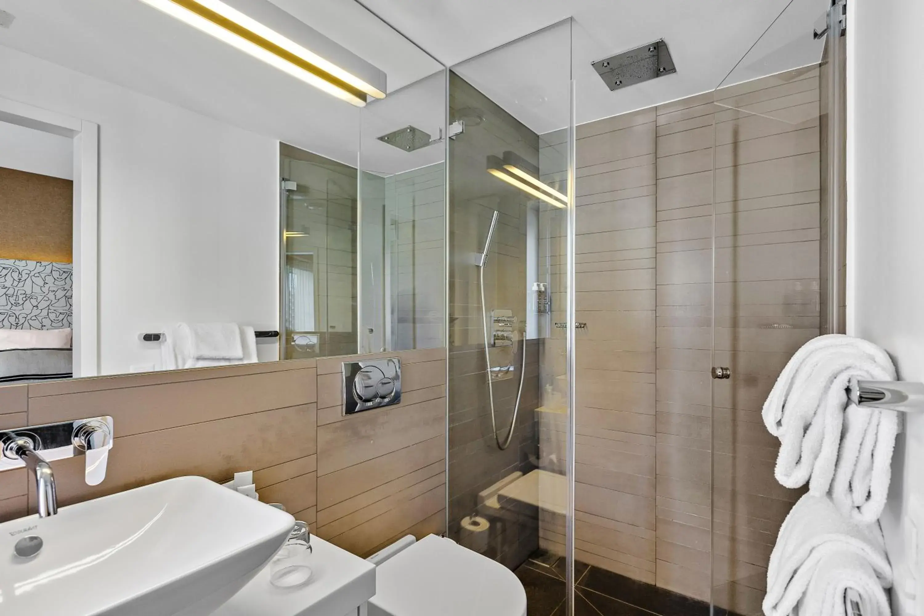 Bathroom in Hotel D - Basel - Fully Renovated 2025 Bathroom in Hotel D - Basel - Fully Renovated 2025