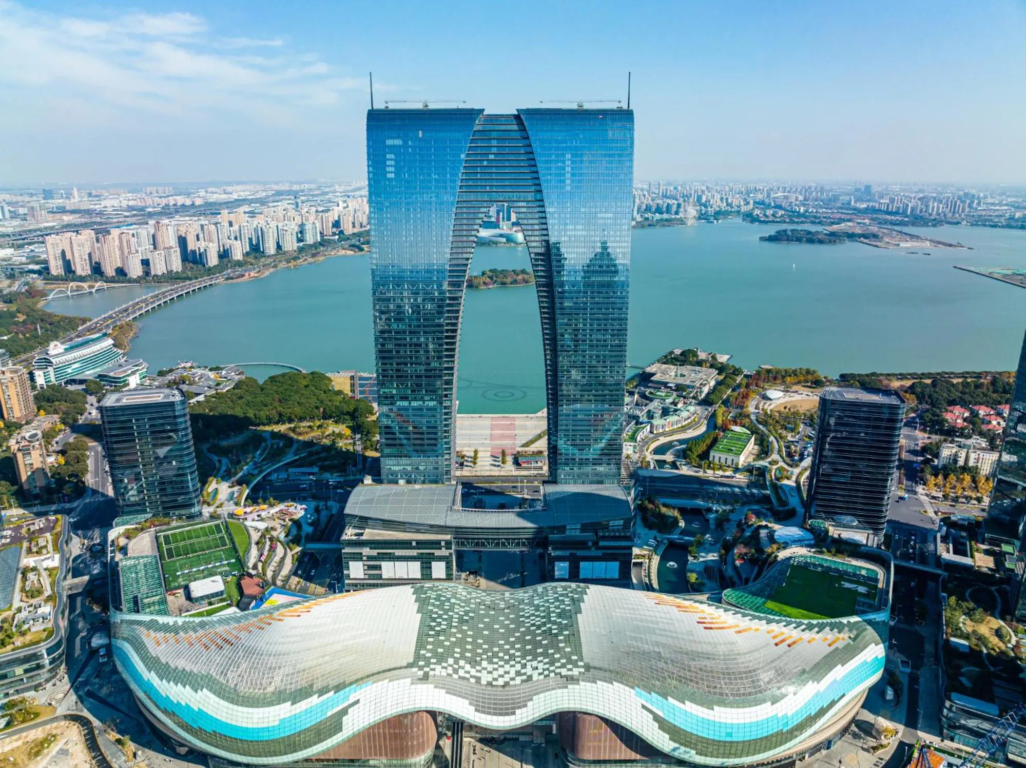 Neighbourhood in W Suzhou - Jinji Lake