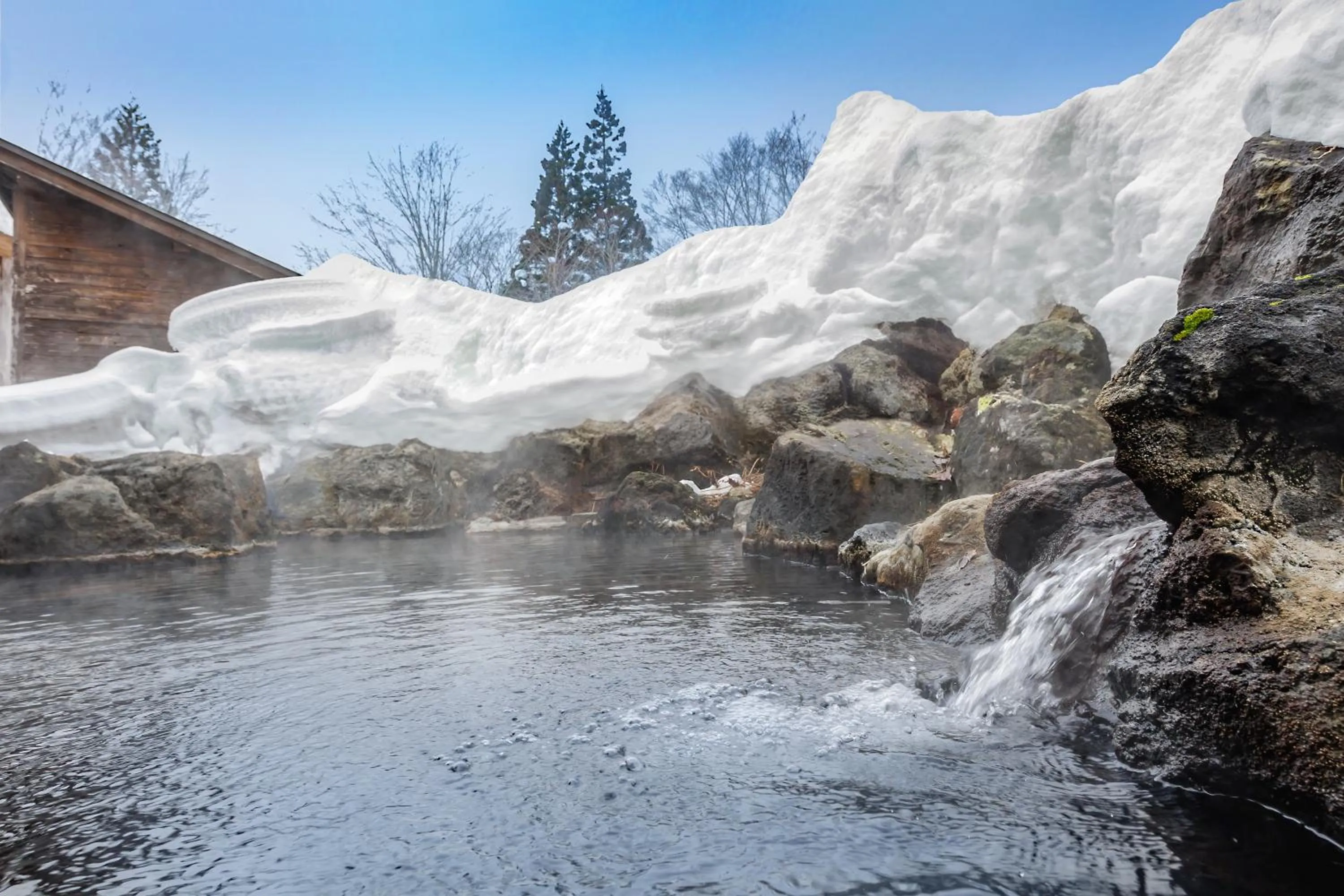 Open Air Bath in KAMENOI HOTEL Tazawako