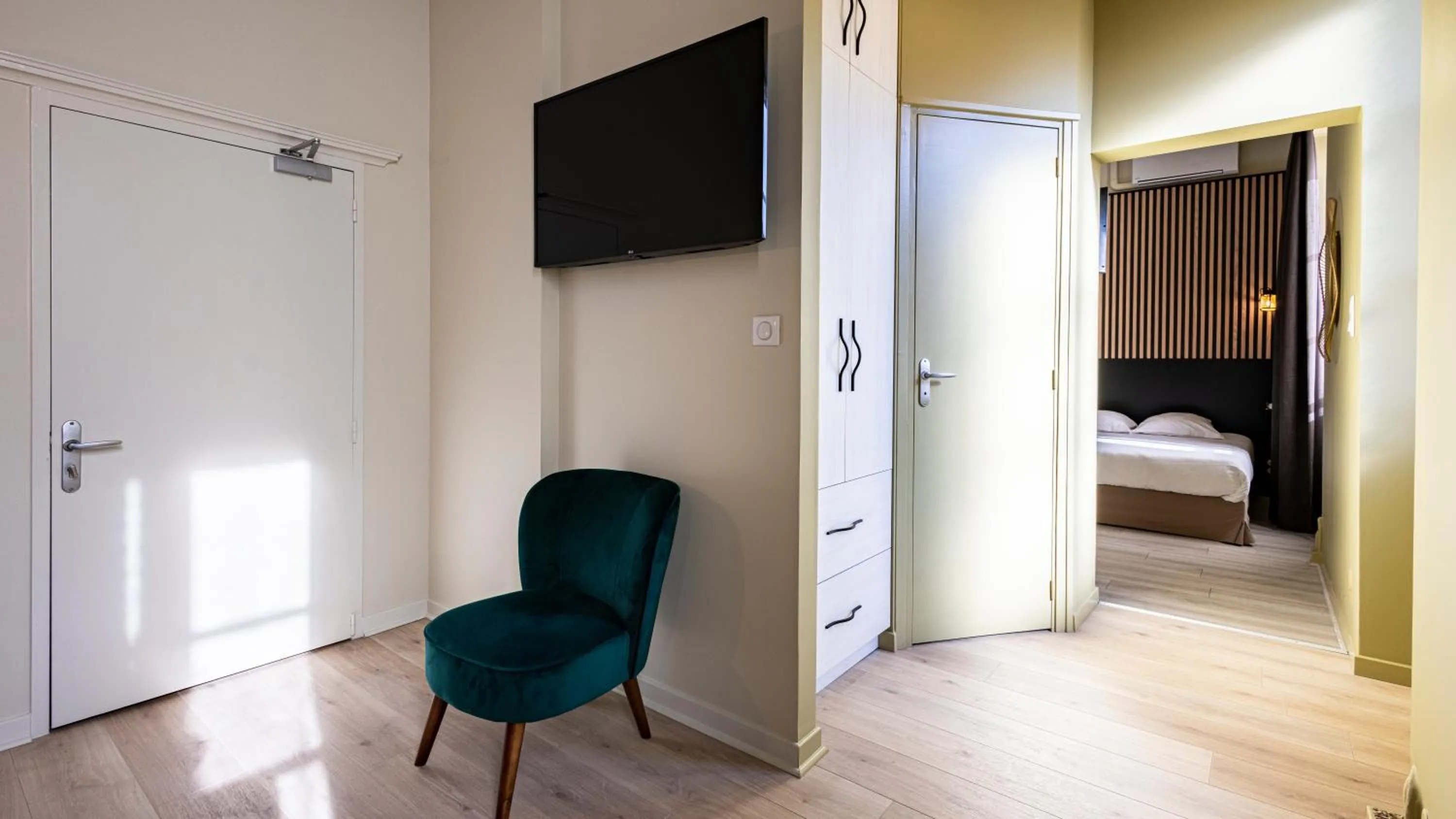 Bed in Logis Hostellerie Bressane