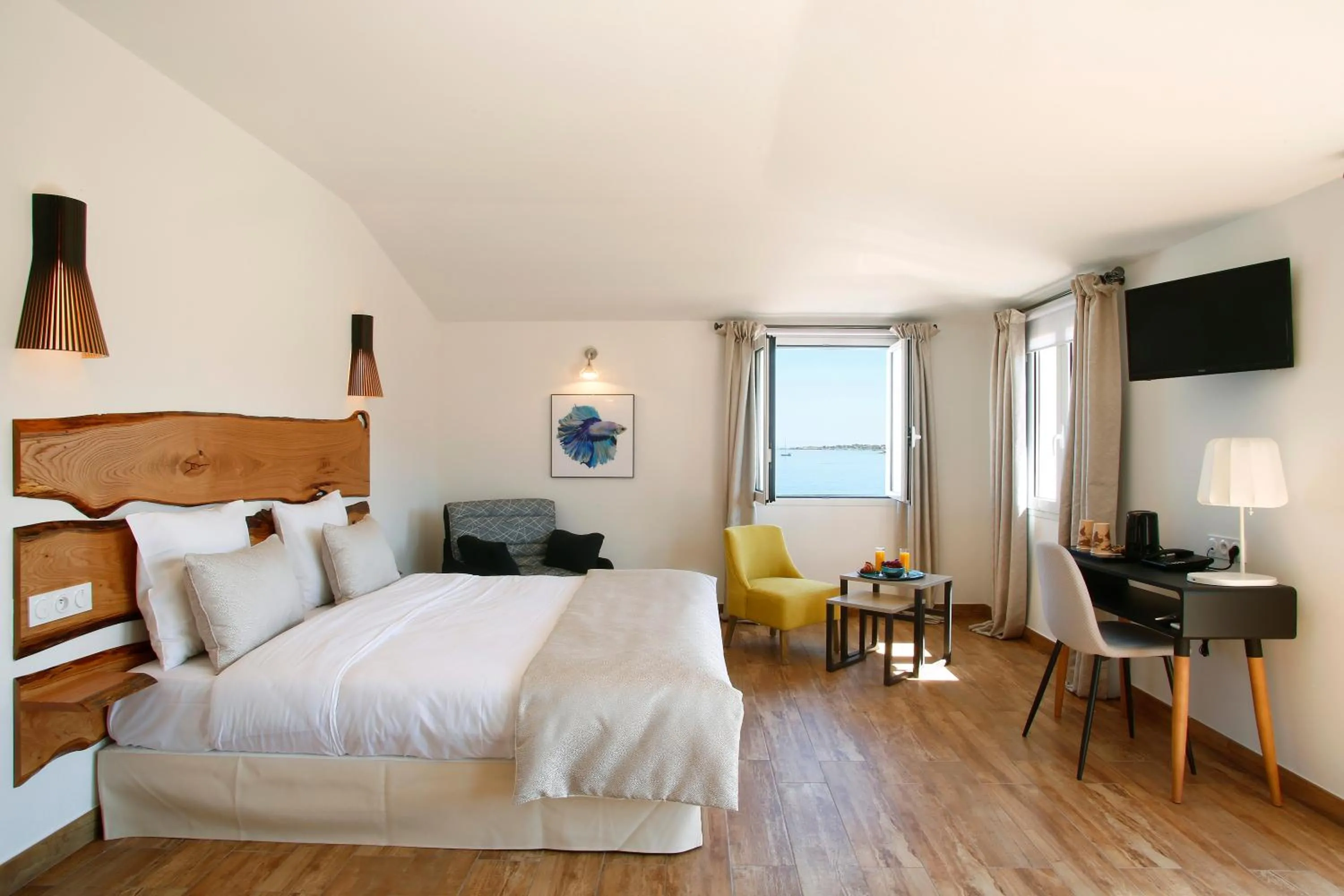 Photo of the whole room in Hôtel Serenada