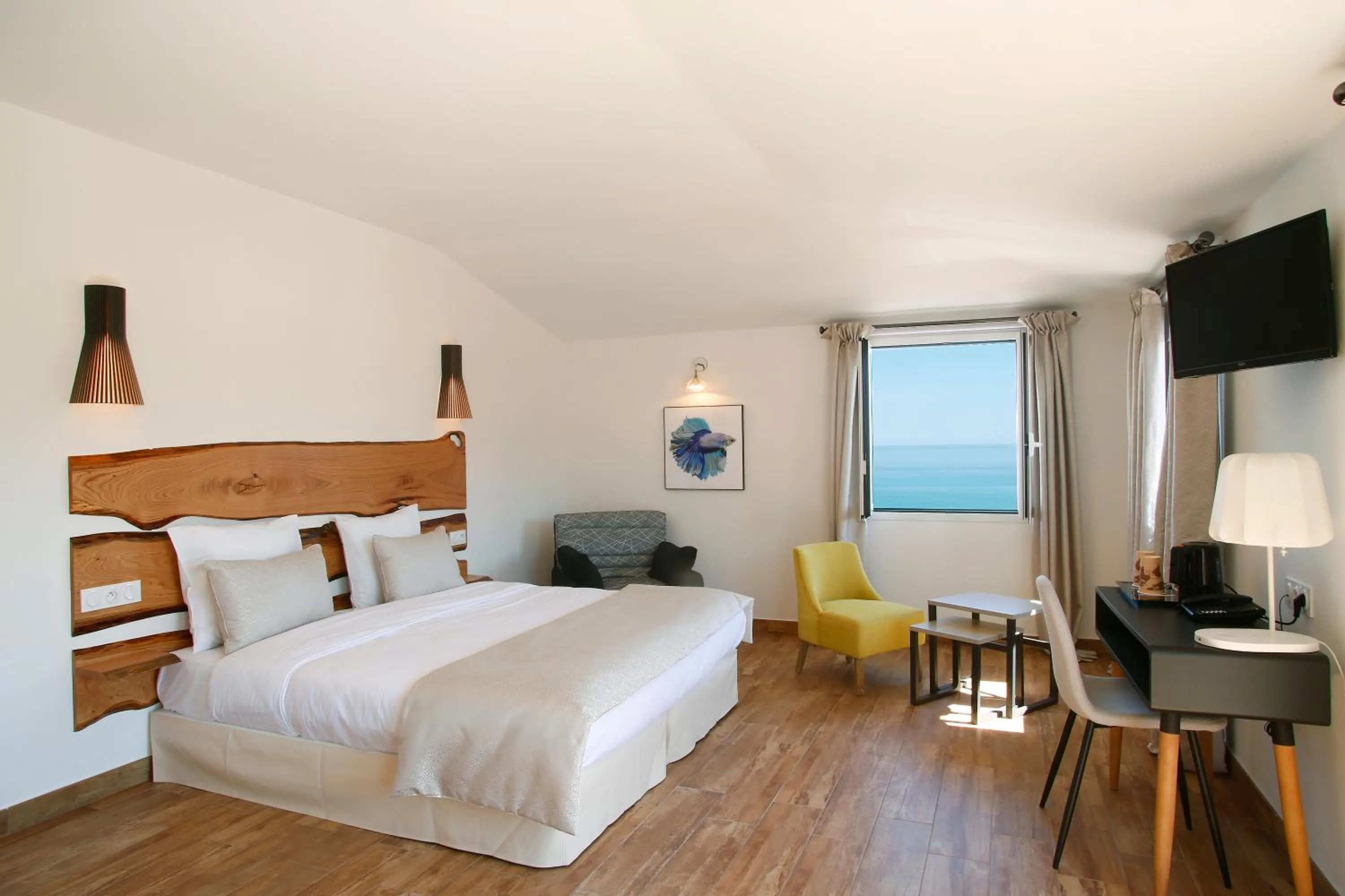 Photo of the whole room in Hôtel Serenada