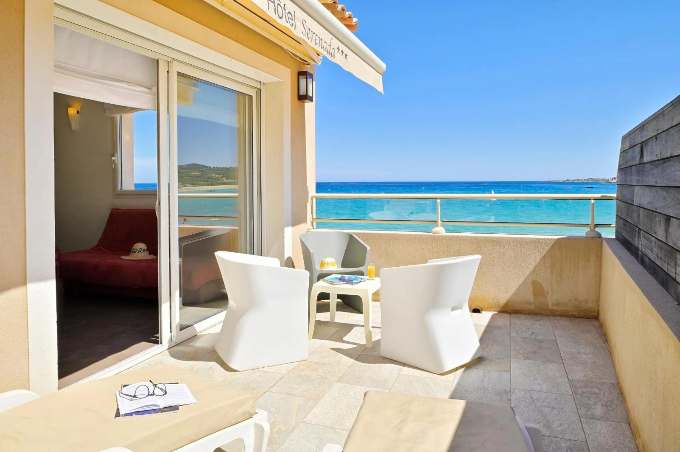 Balcony/Terrace in Hôtel Serenada