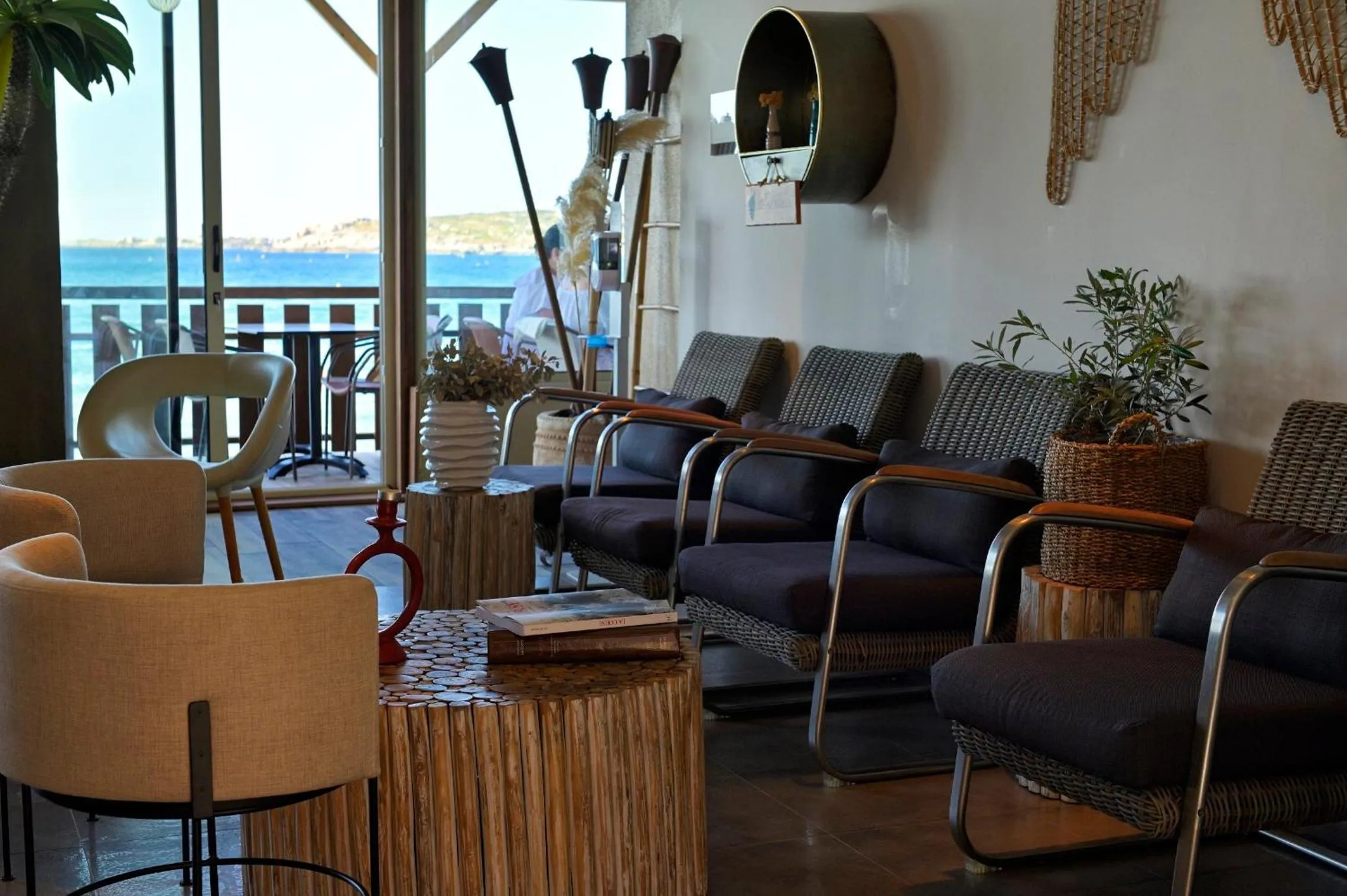 Lobby or reception in Hôtel Serenada