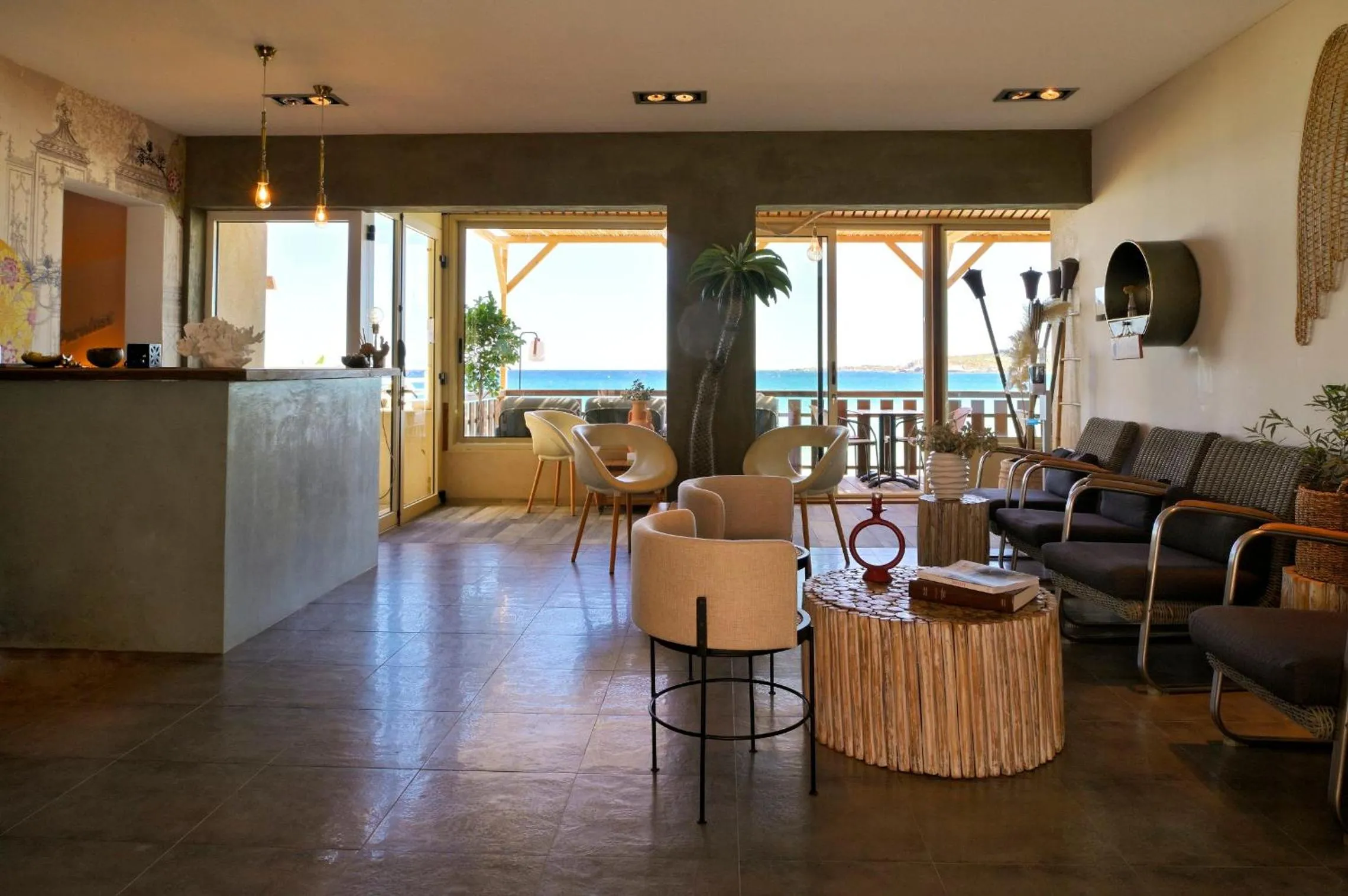 Lobby or reception in Hôtel Serenada