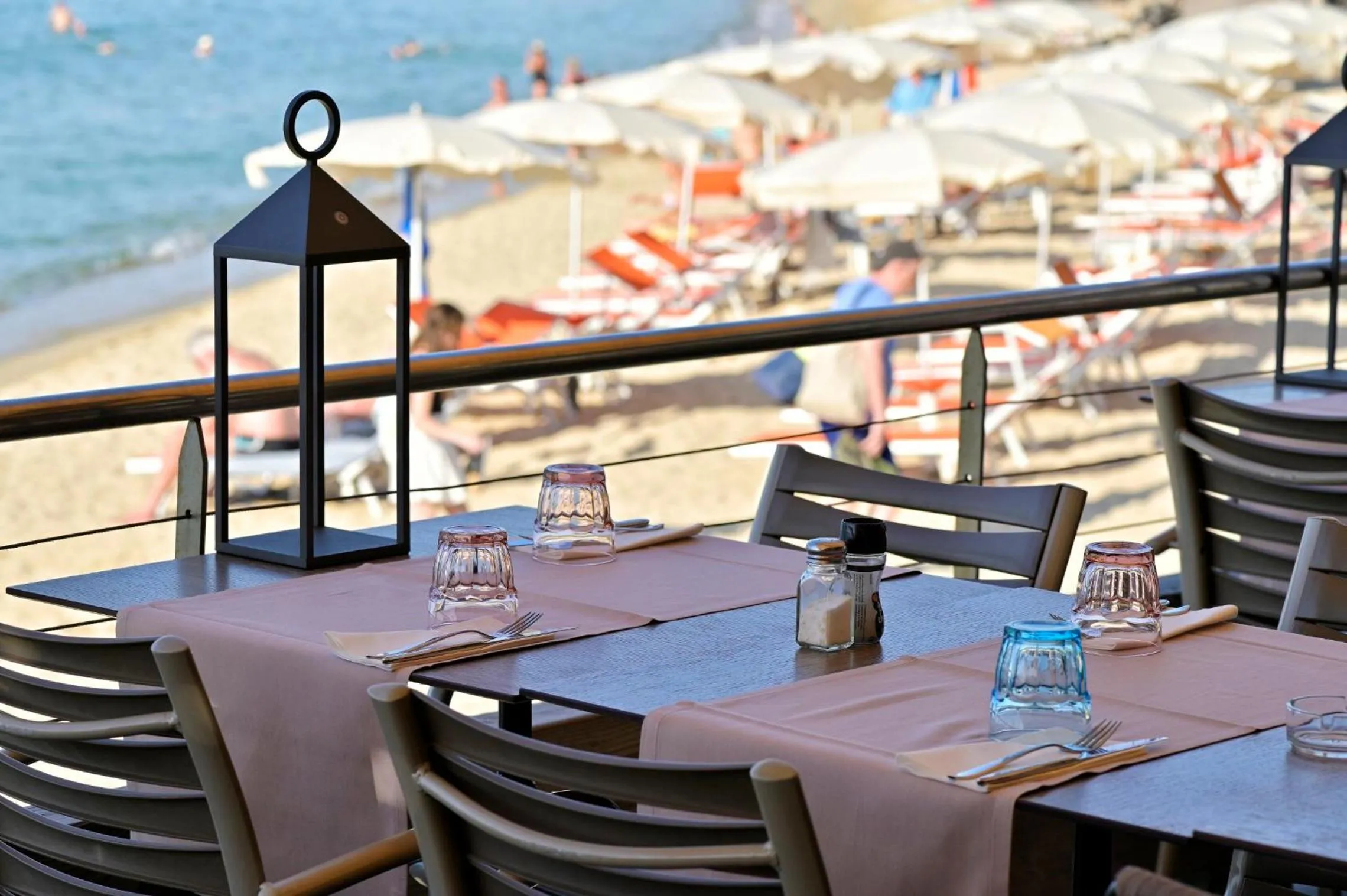 Restaurant/places to eat in Hôtel Serenada