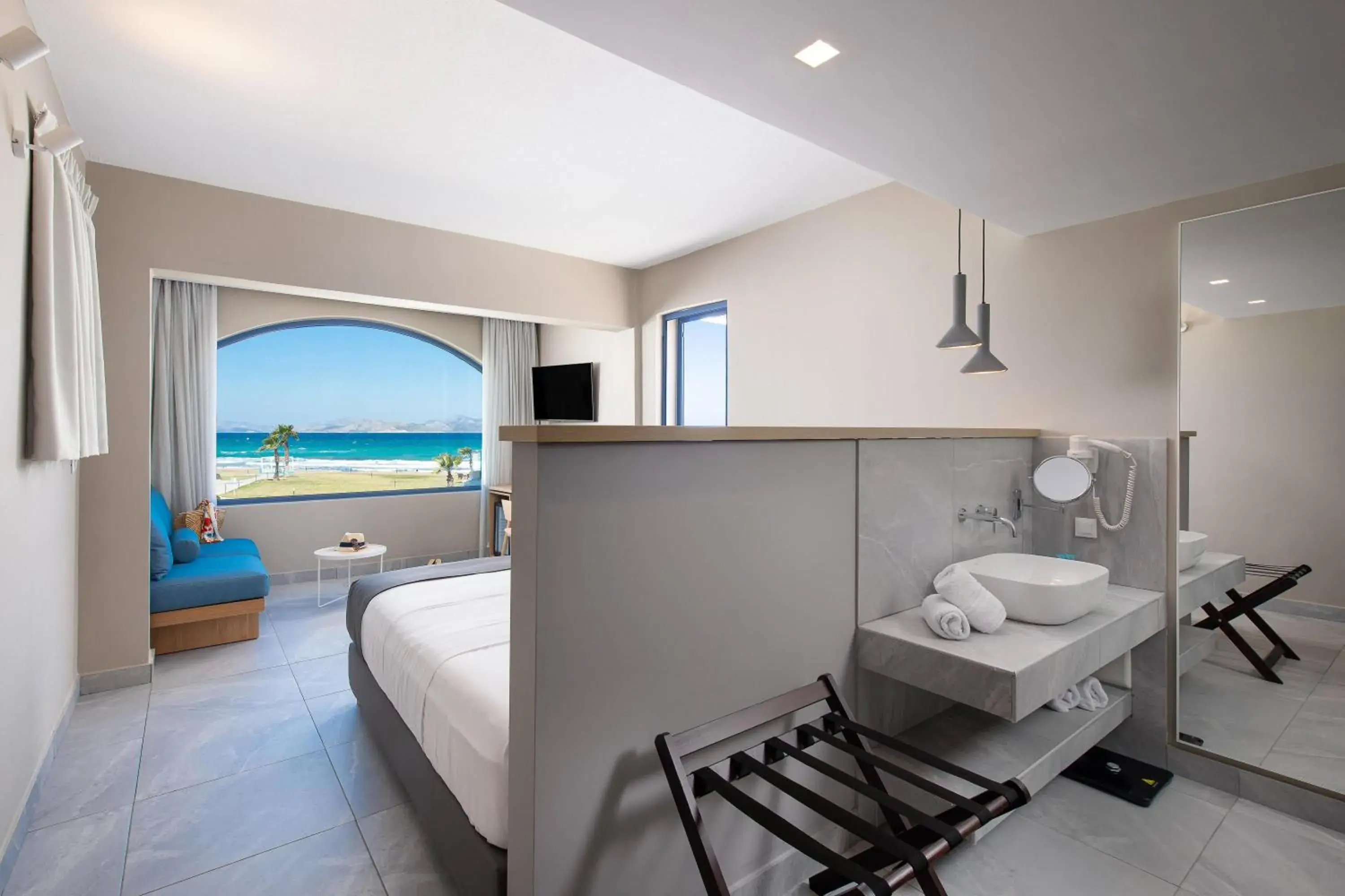 Photo of the whole room, Bed in The Aeolos Beach Hotel Photo of the whole room, Bed in The Aeolos Beach Hotel