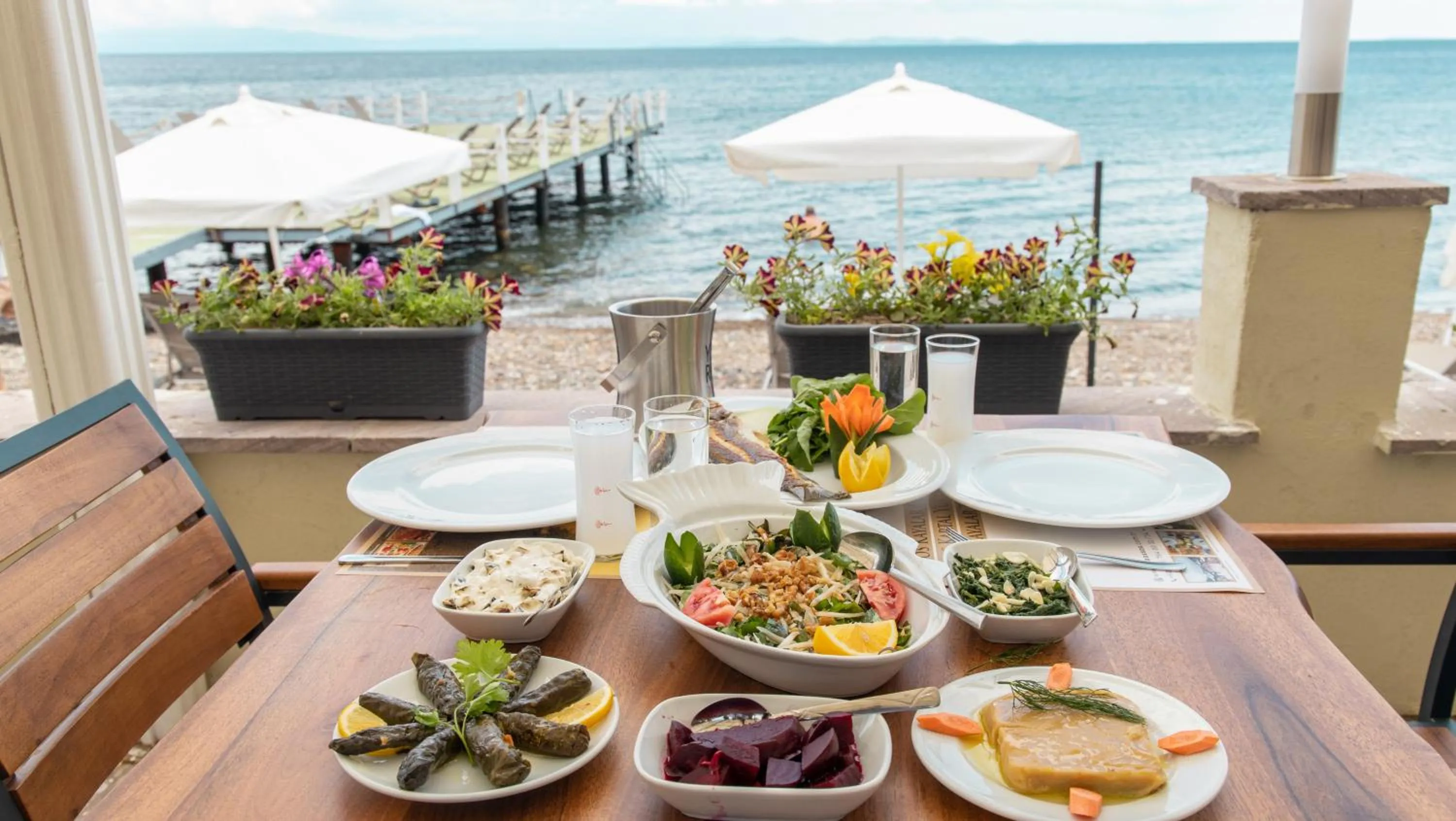 Restaurant/places to eat in Kayalar Blue Beach Hotel