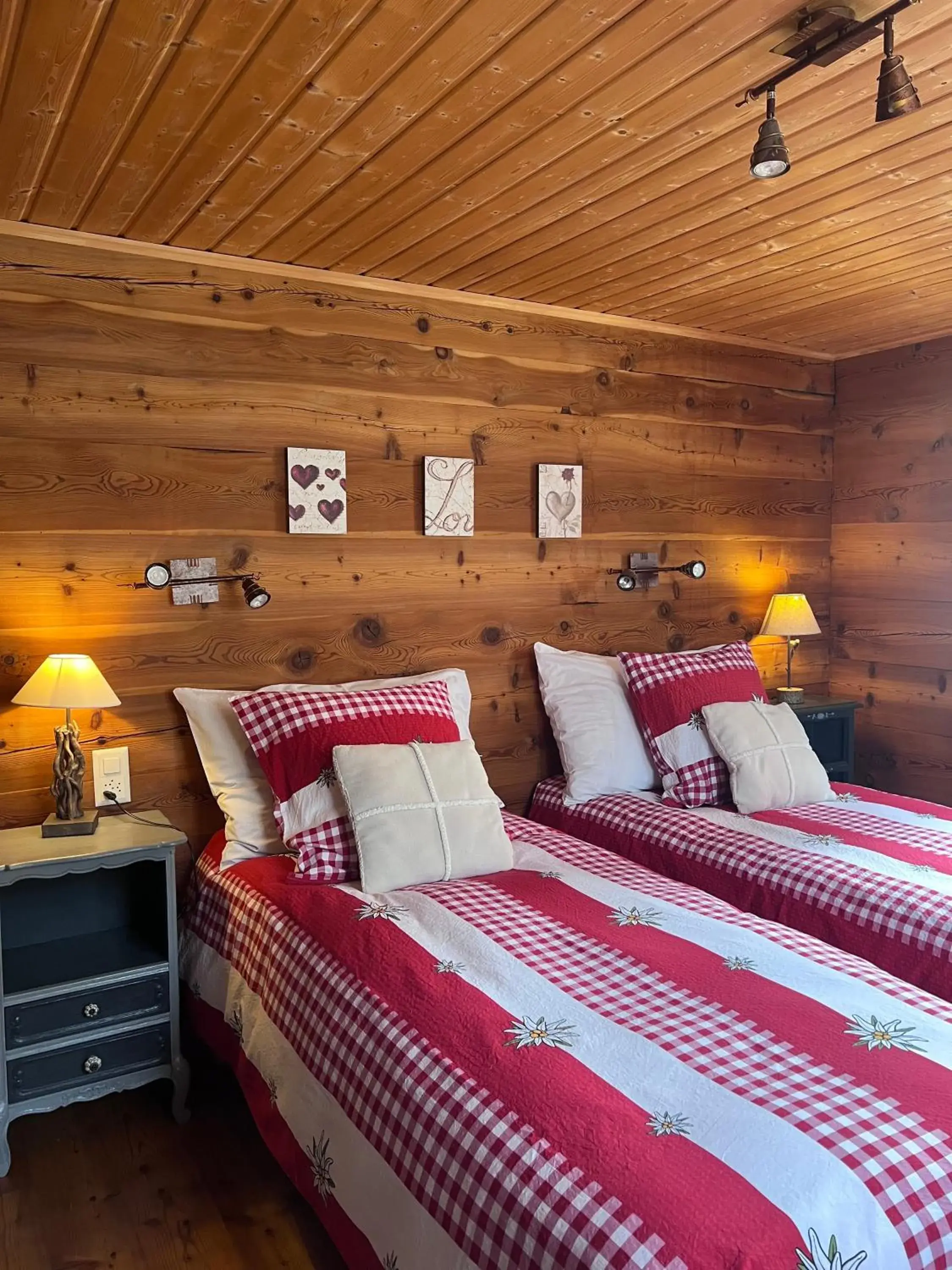Family Suite with Shower in La Demeure des Elfes Family Suite with Shower in La Demeure des Elfes