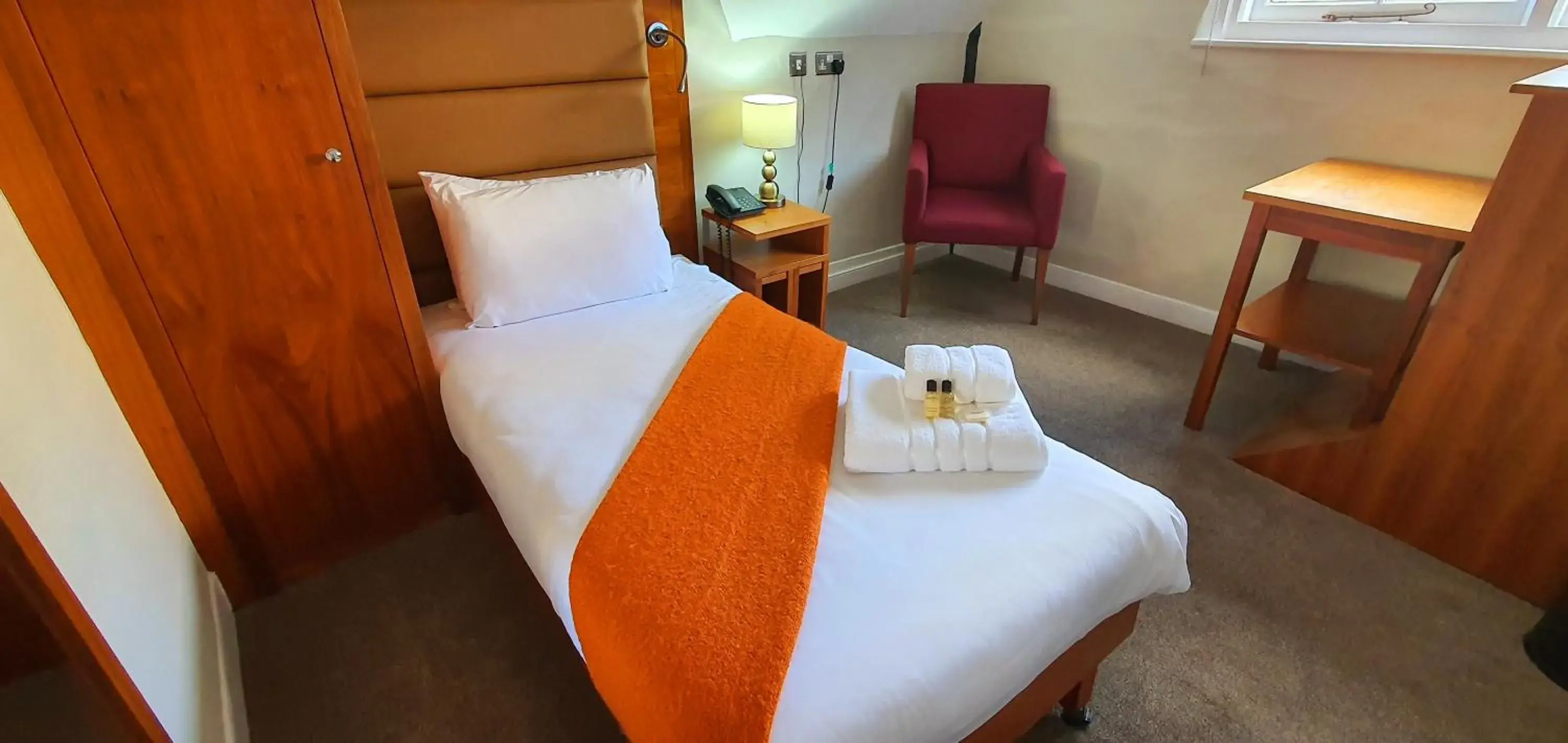 Single Room with Shared Bathroom in Cathedral Gate Single Room with Shared Bathroom in Cathedral Gate