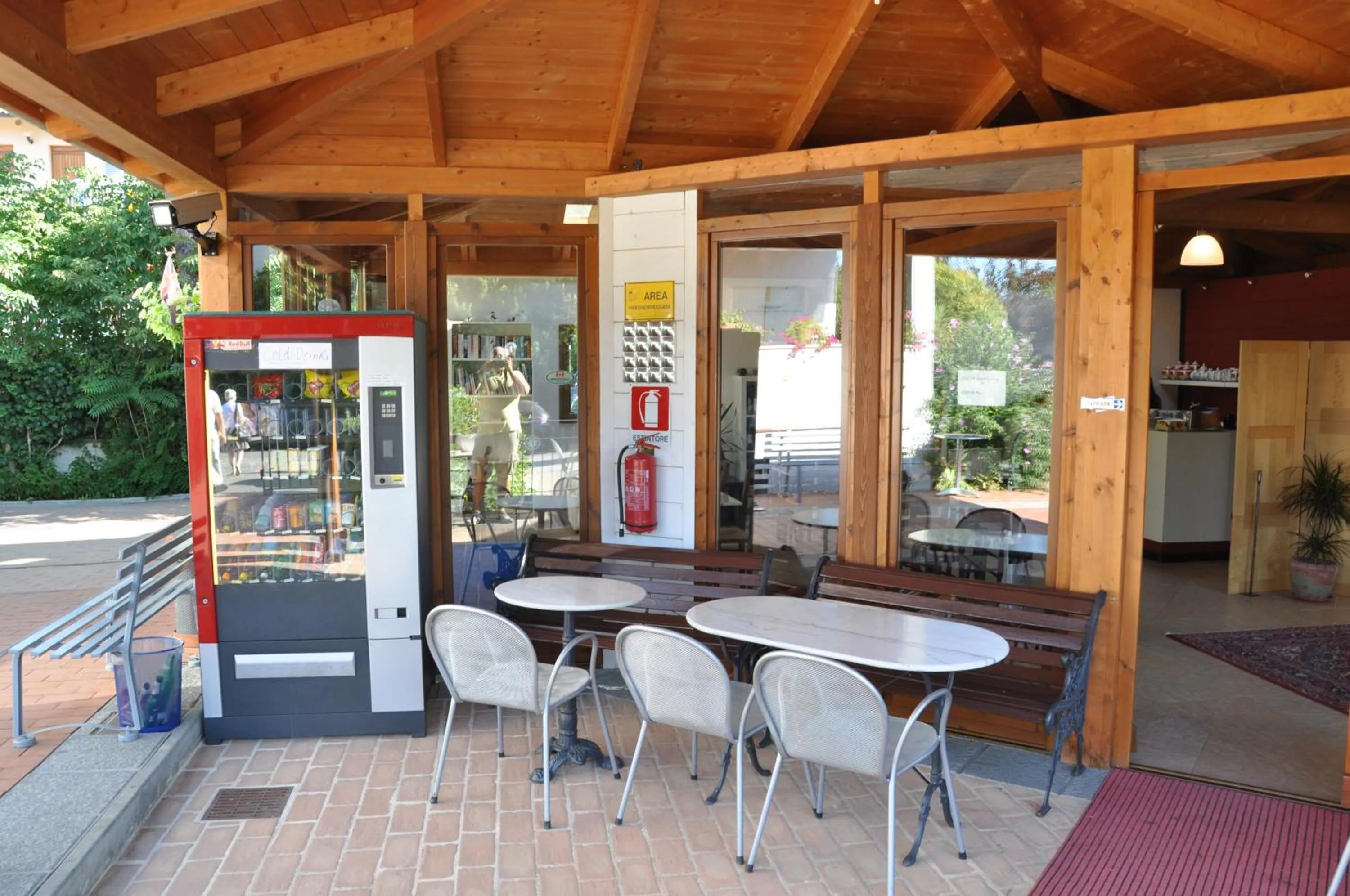 Patio in Residence Al Lago