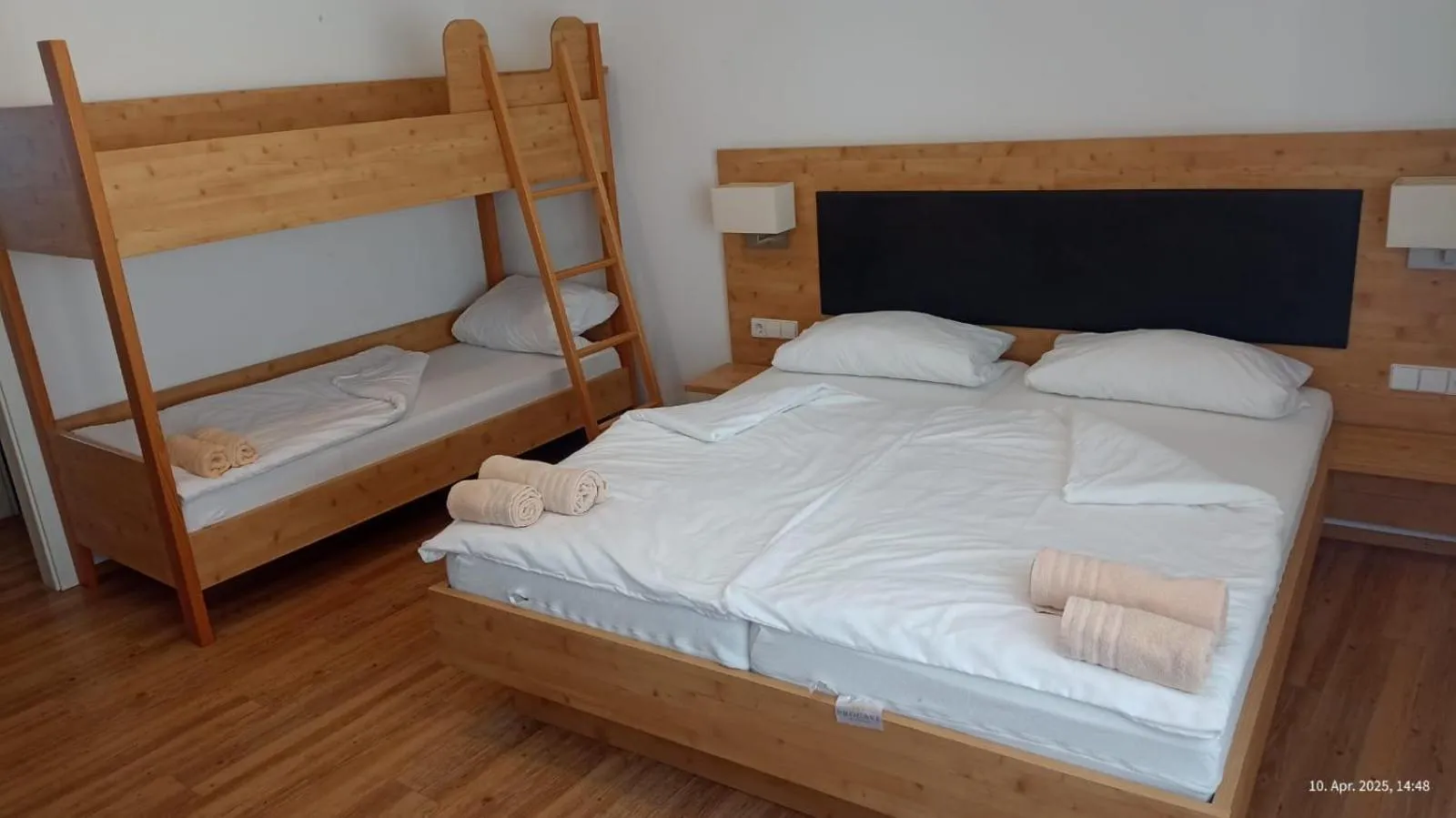 Bed in Hotel Zum Rebstock