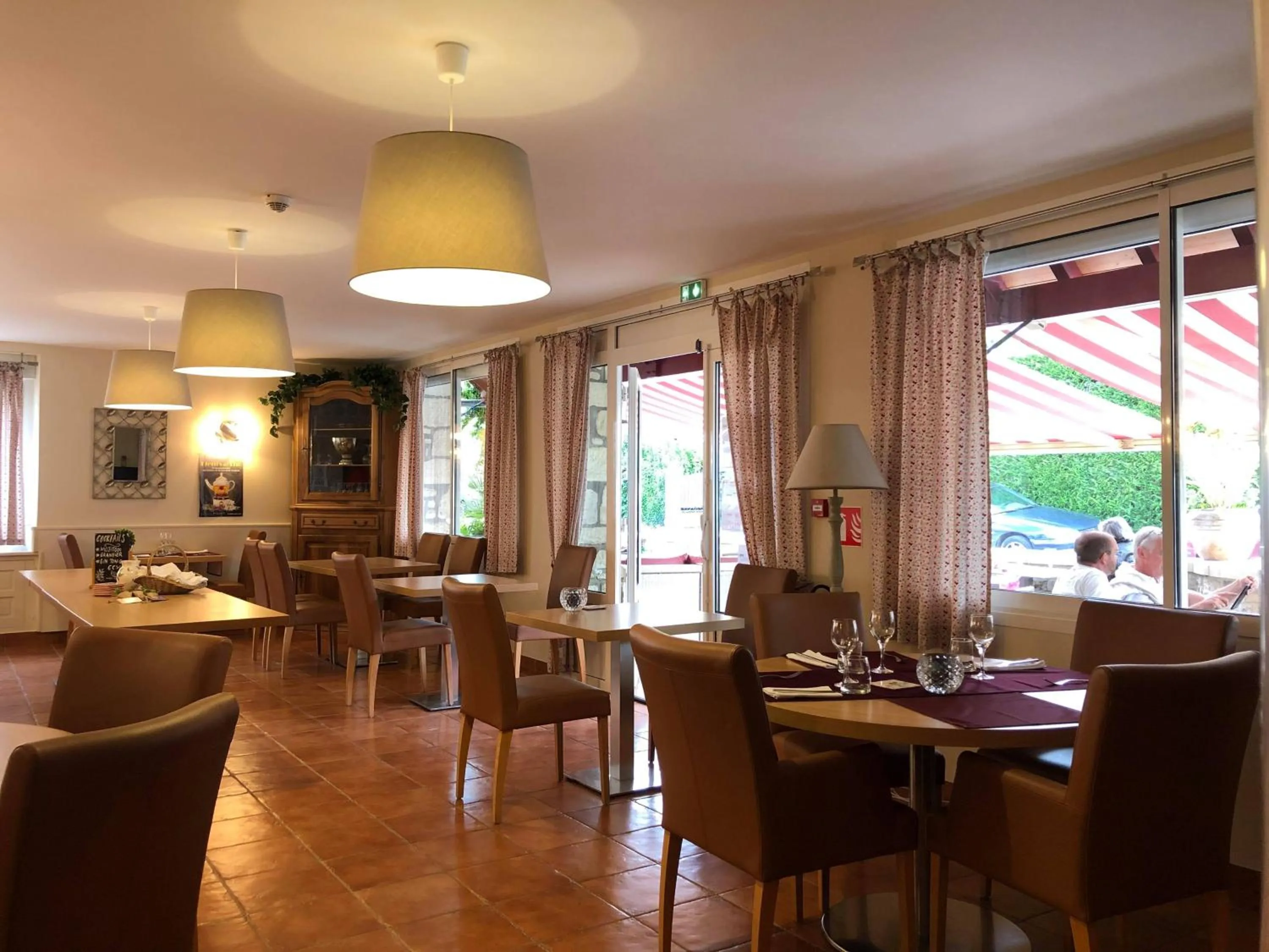 Restaurant/places to eat in Logis Hotel Grangier