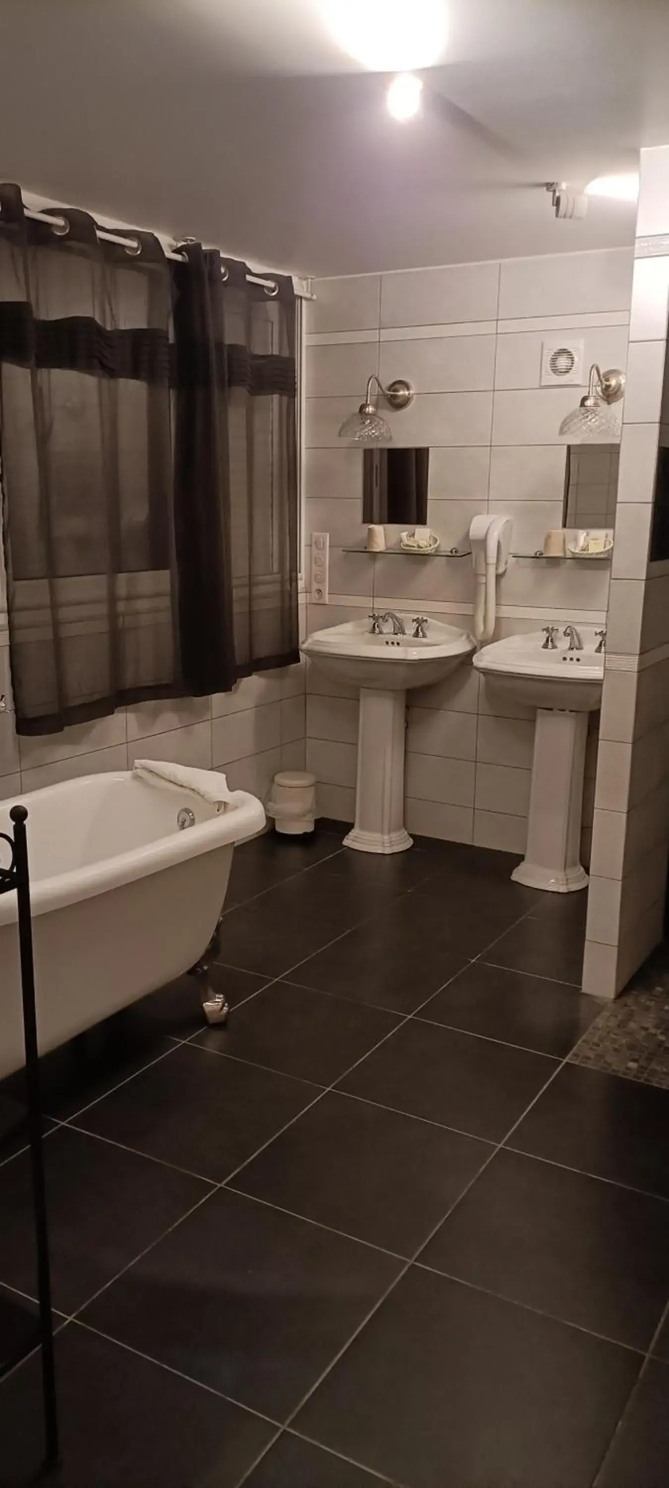 Double Room in Logis Hotel Grangier Double Room in Logis Hotel Grangier