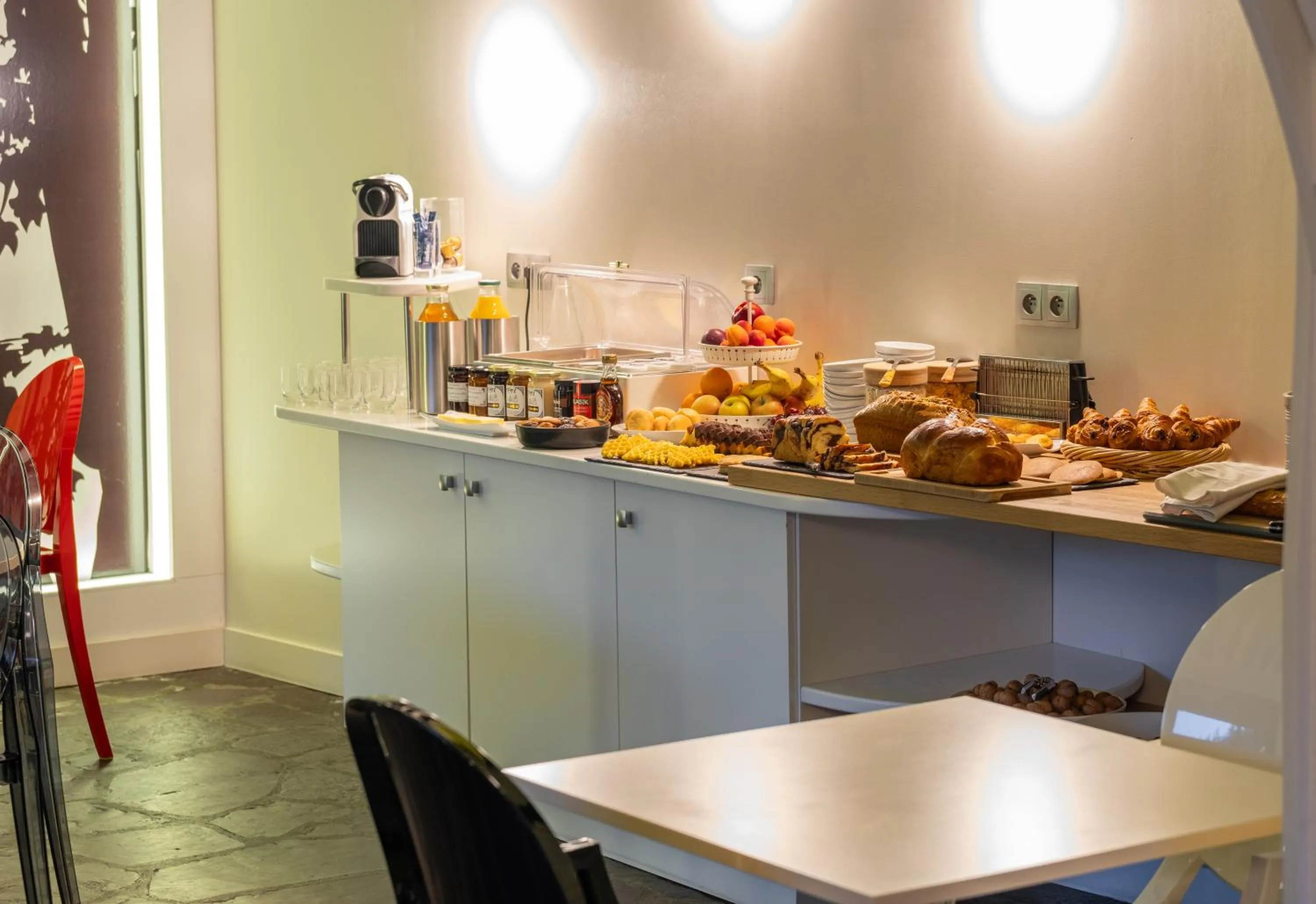 Food and drinks in Logis Auberge De La Foret