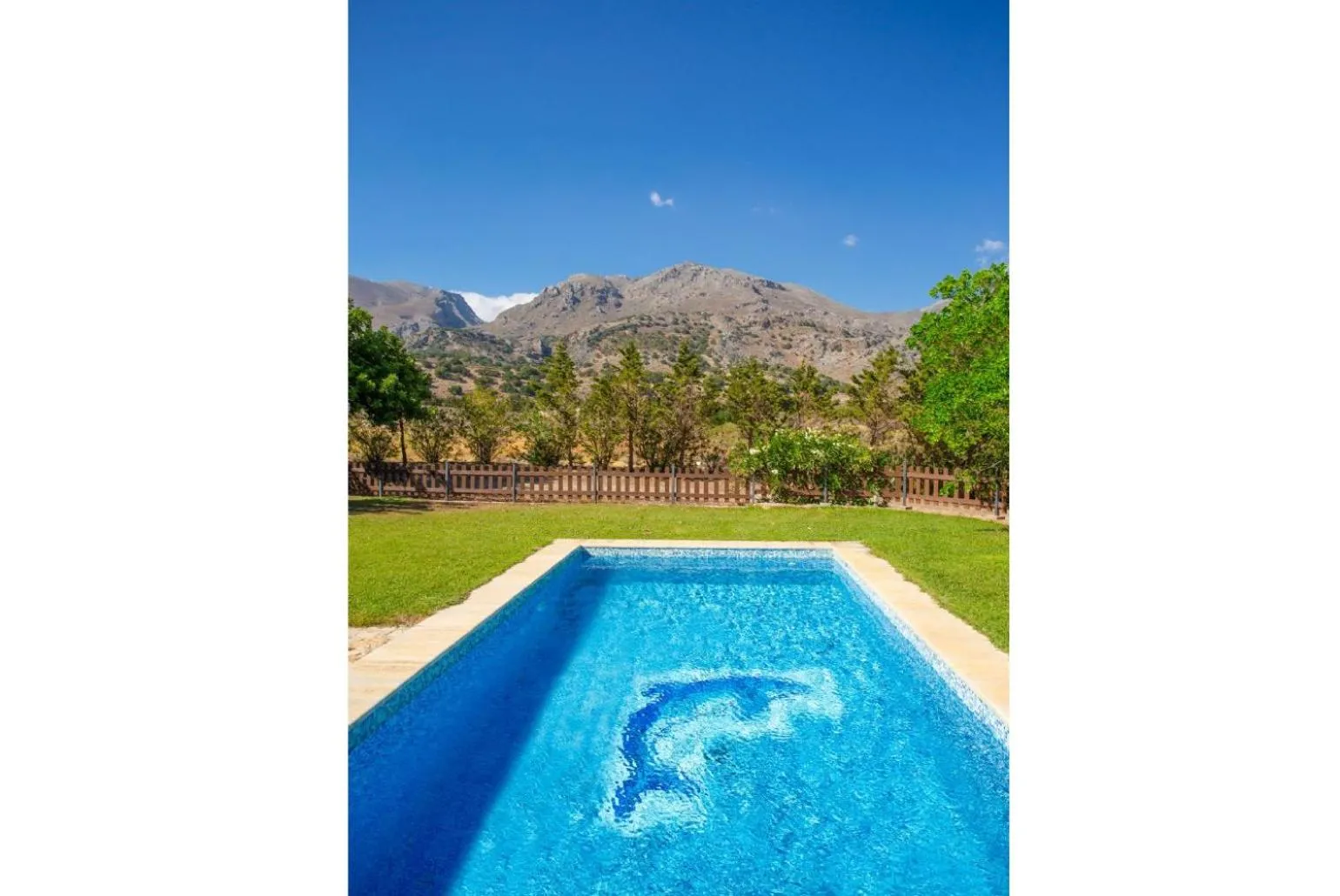 Spiros Beach Villa