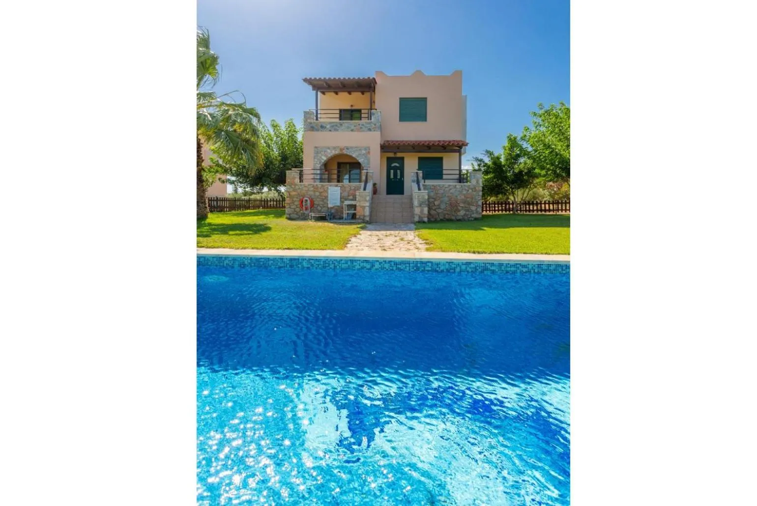 Spiros Beach Villa