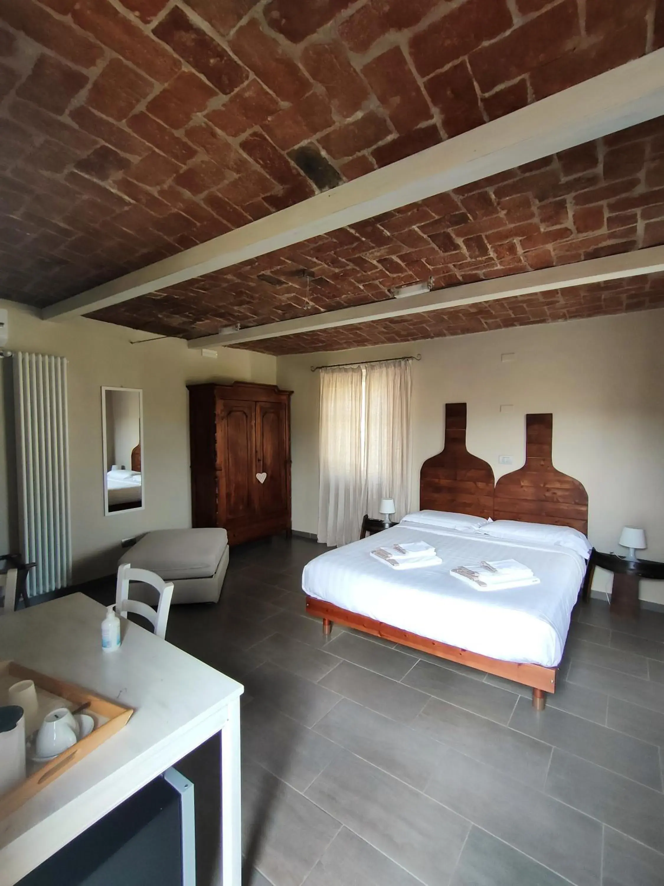 Triple Room with Terrace in Cascina BELLONUOVO Triple Room with Terrace in Cascina BELLONUOVO