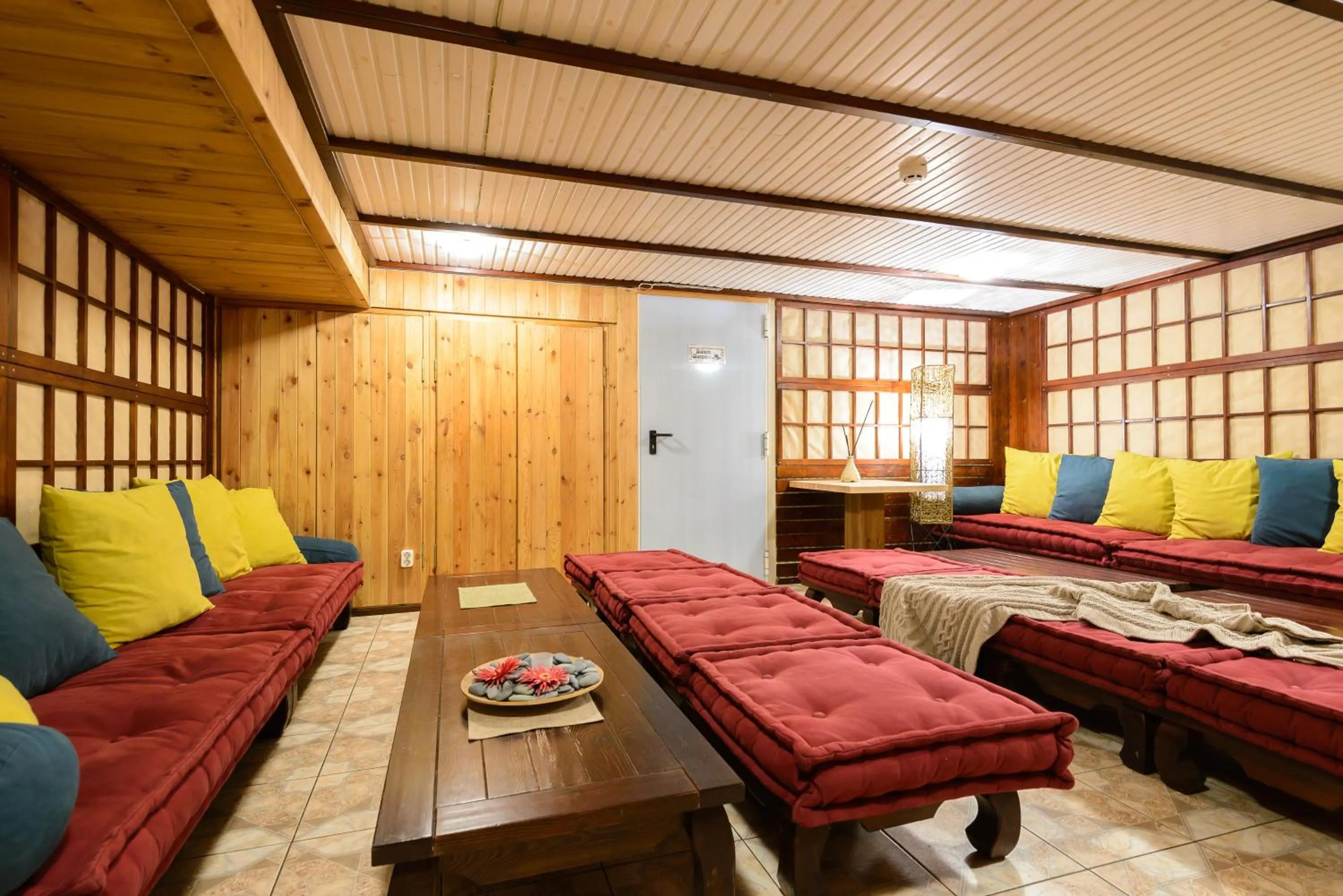 Area and facilities in Hansalinn