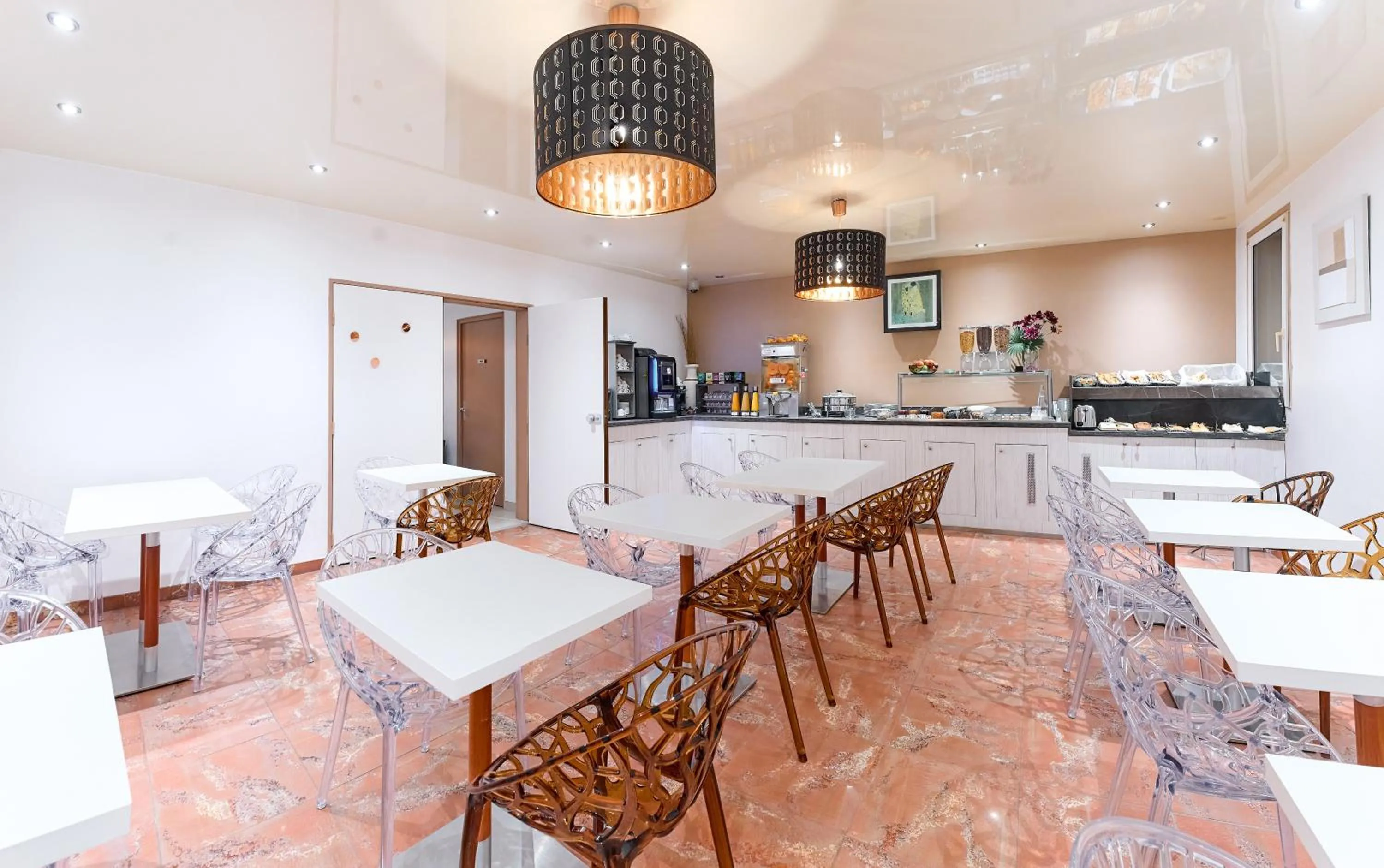 Breakfast in The Originals City, Archotel, Sens