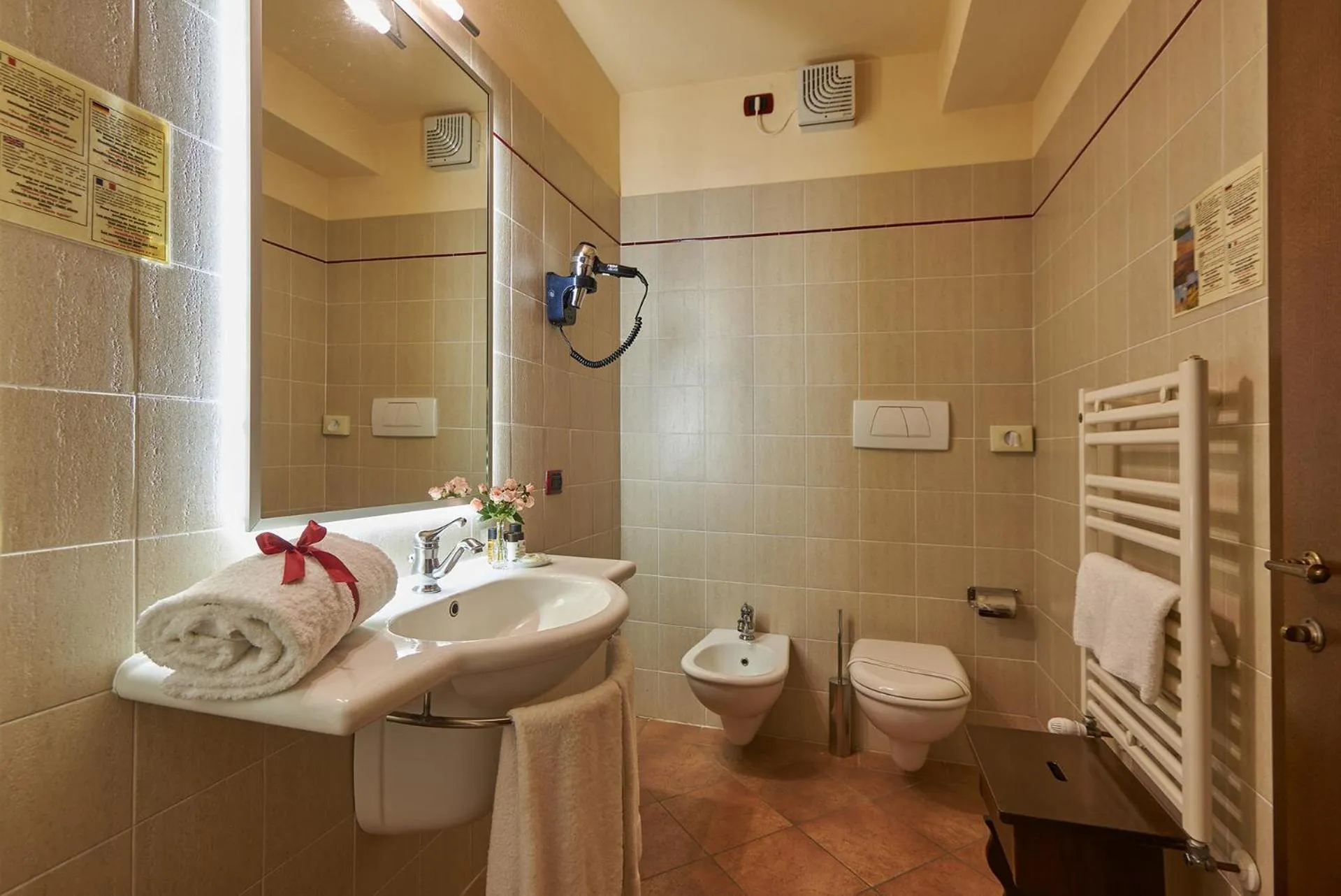 Bathroom in Casanova - Wellness Center La Grotta Etrusca