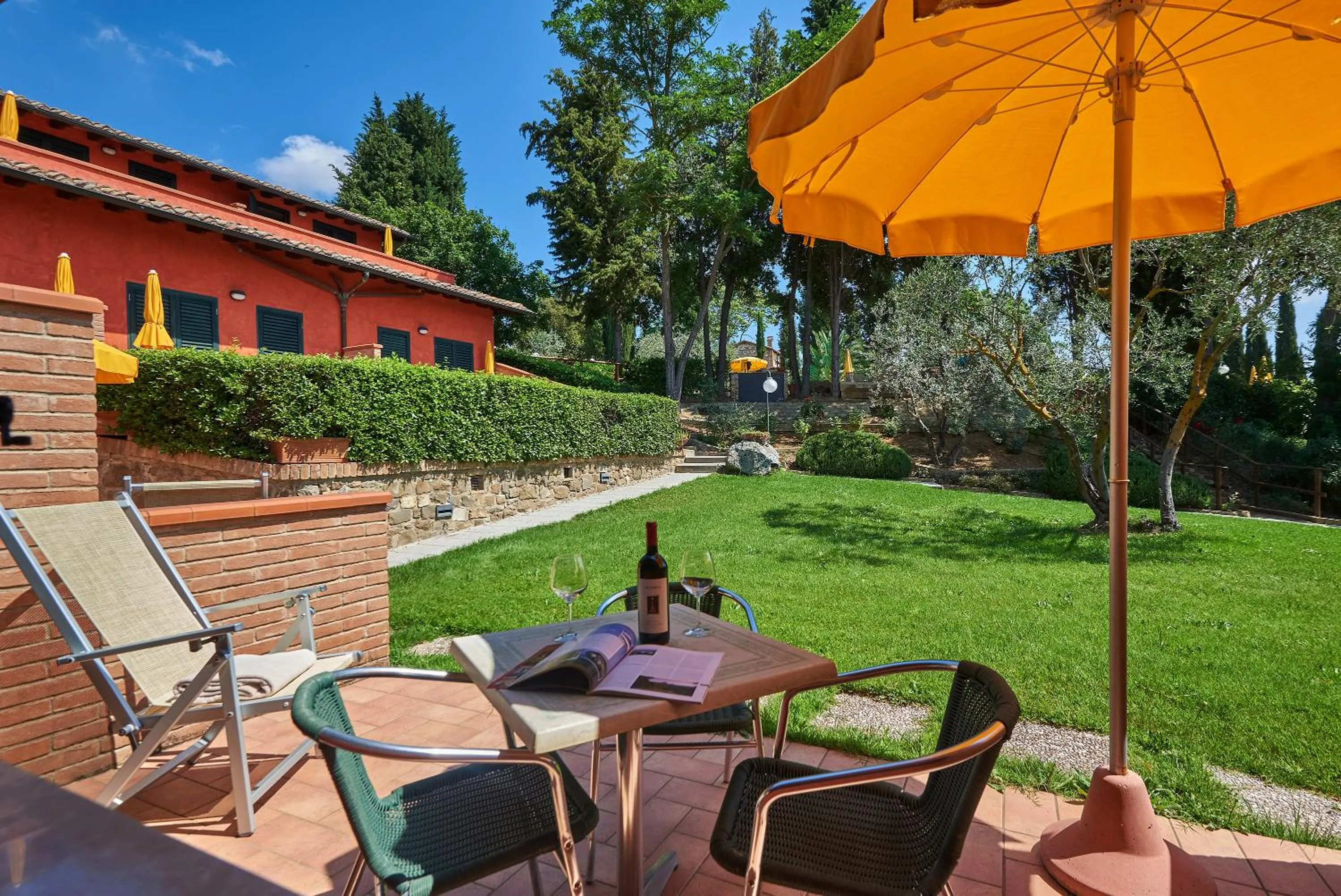 Garden in Casanova - Wellness Center La Grotta Etrusca