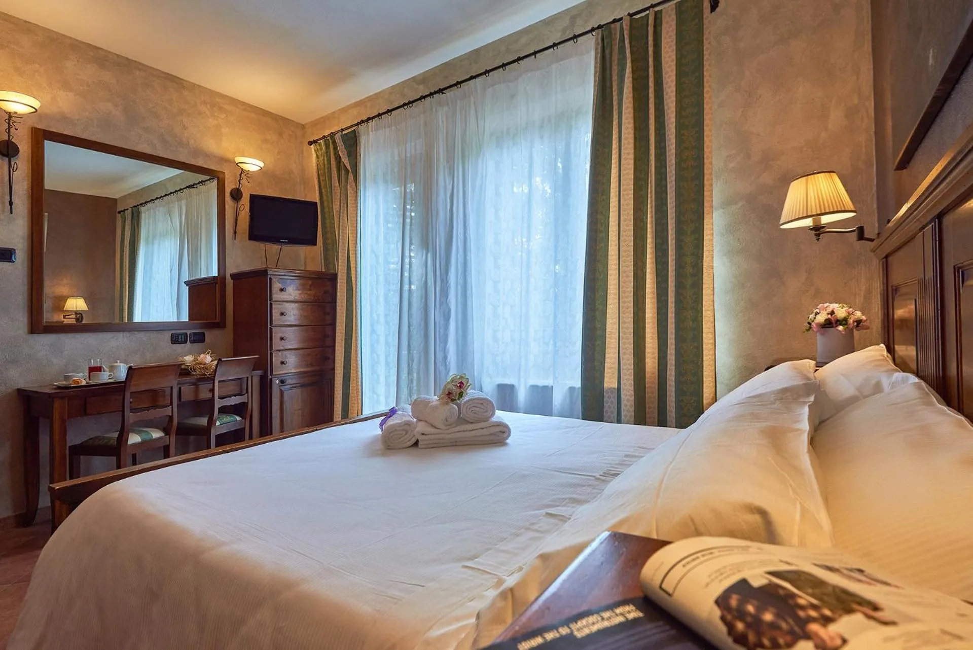 Photo of the whole room, Bed in Casanova - Wellness Center La Grotta Etrusca