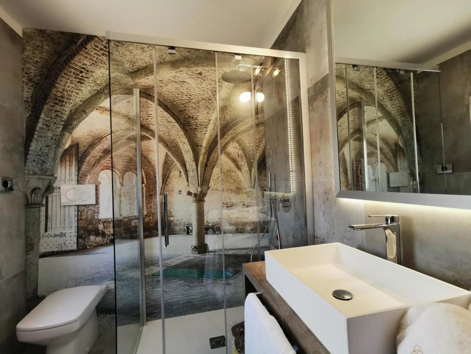 Toilet in Casanova - Wellness Center La Grotta Etrusca