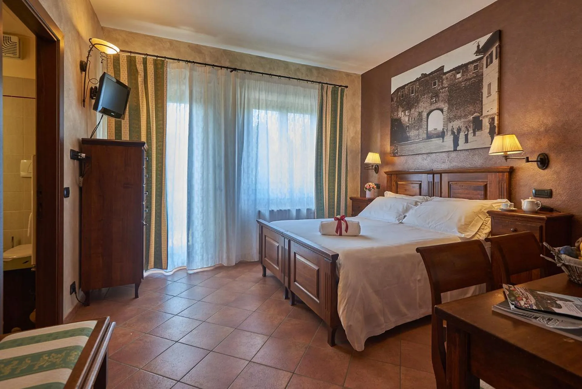 Photo of the whole room, Bed in Casanova - Wellness Center La Grotta Etrusca