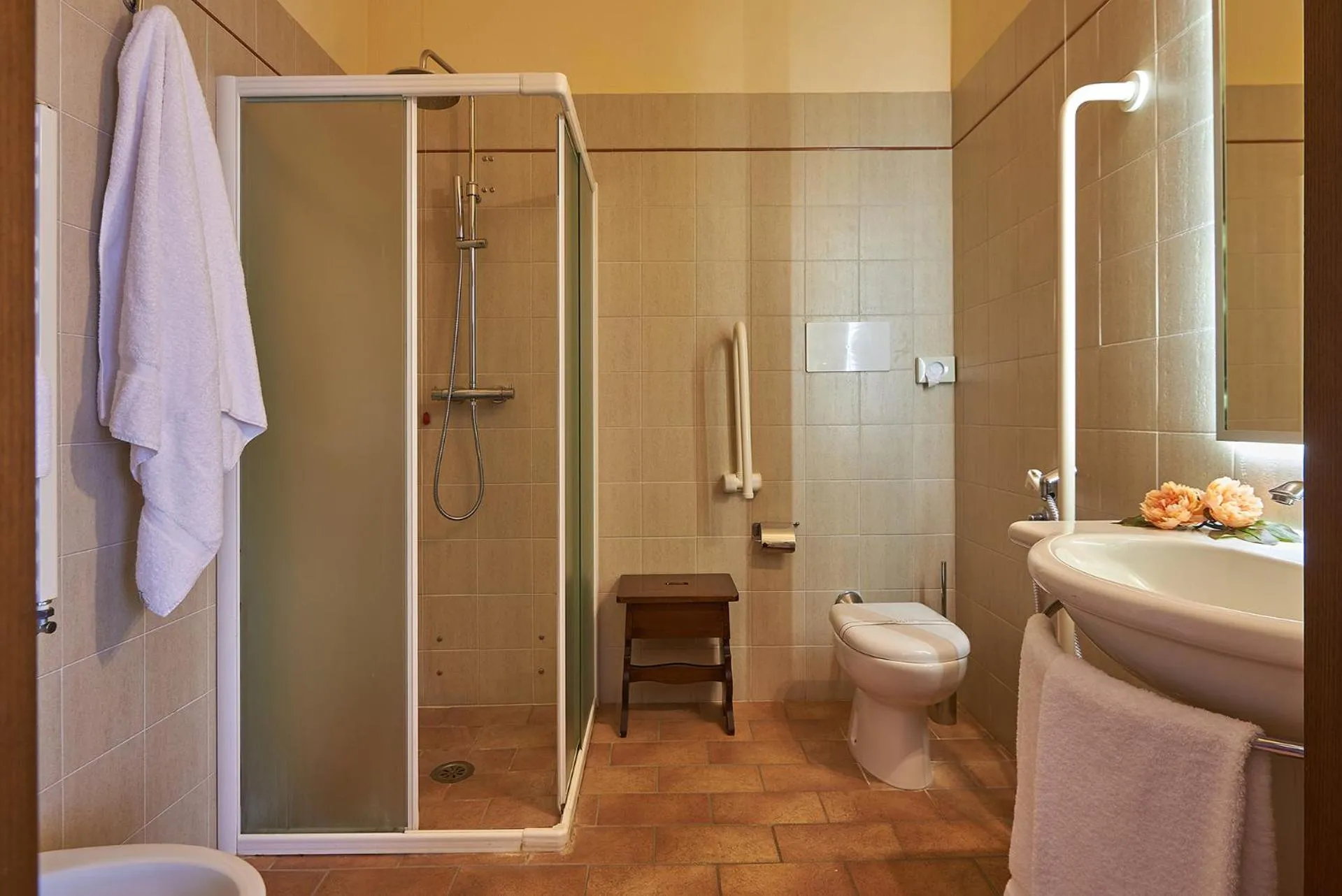 Bathroom in Casanova - Wellness Center La Grotta Etrusca