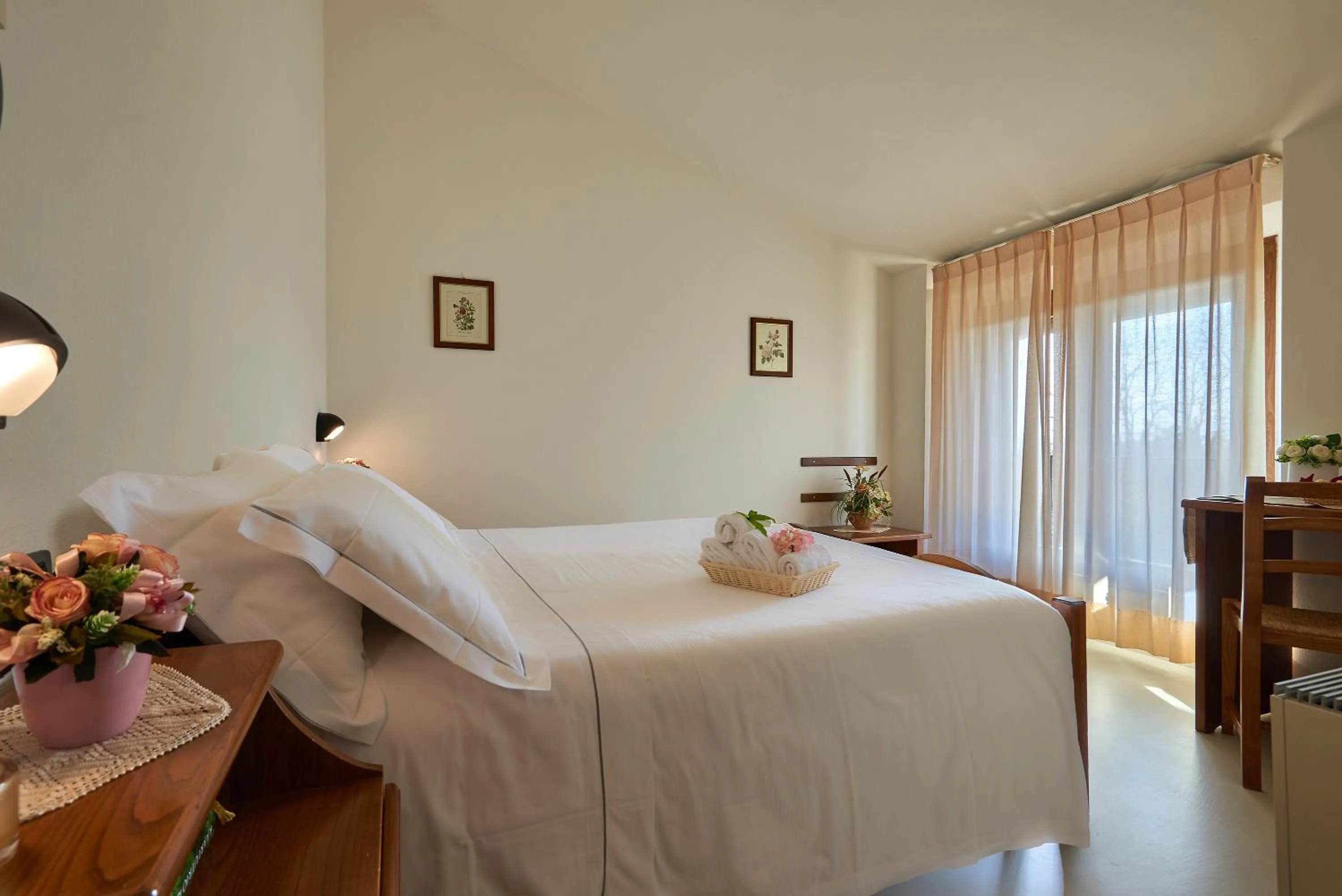 Photo of the whole room, Bed in Casanova - Wellness Center La Grotta Etrusca
