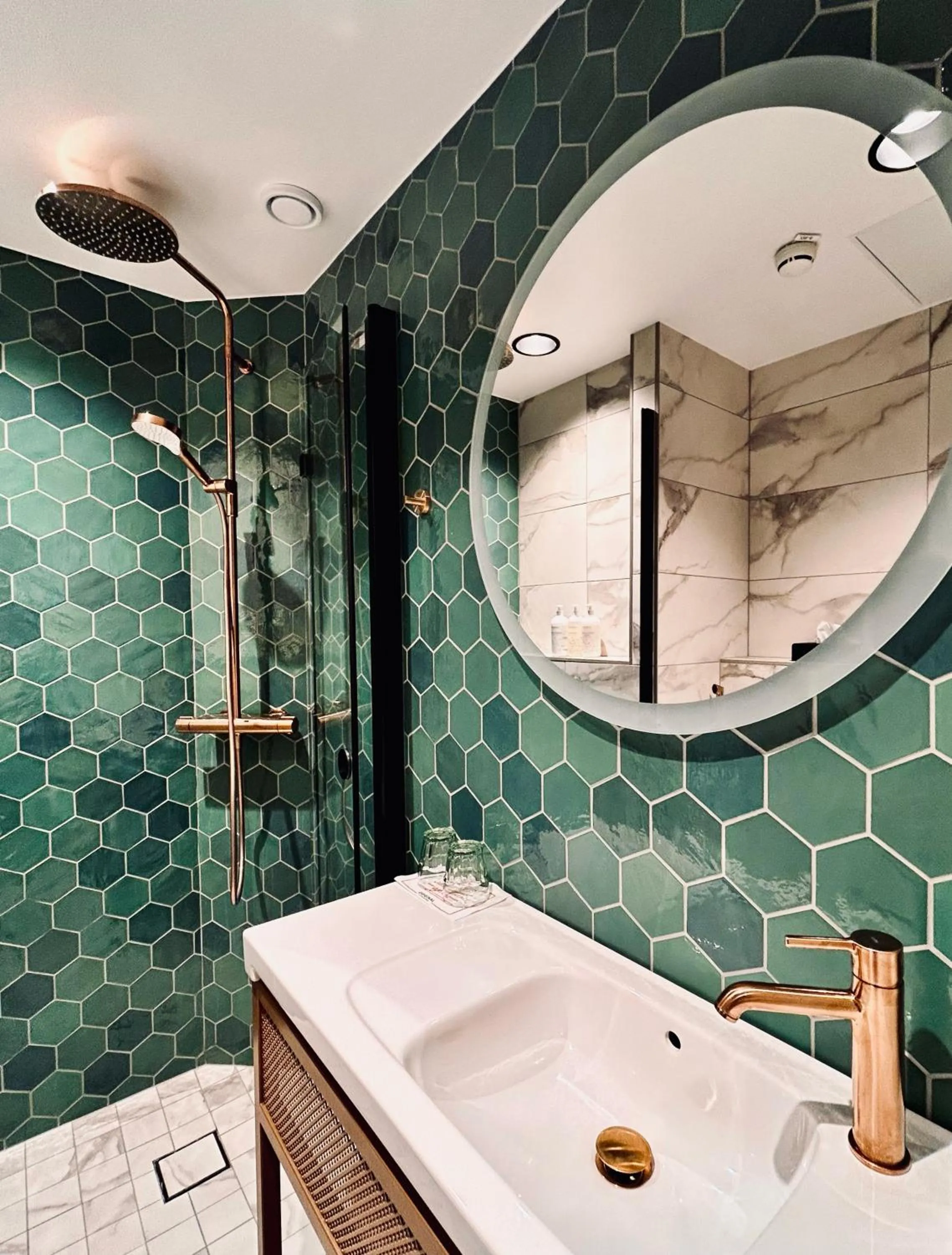 Shower in Original Sokos Hotel Vaakuna Pori