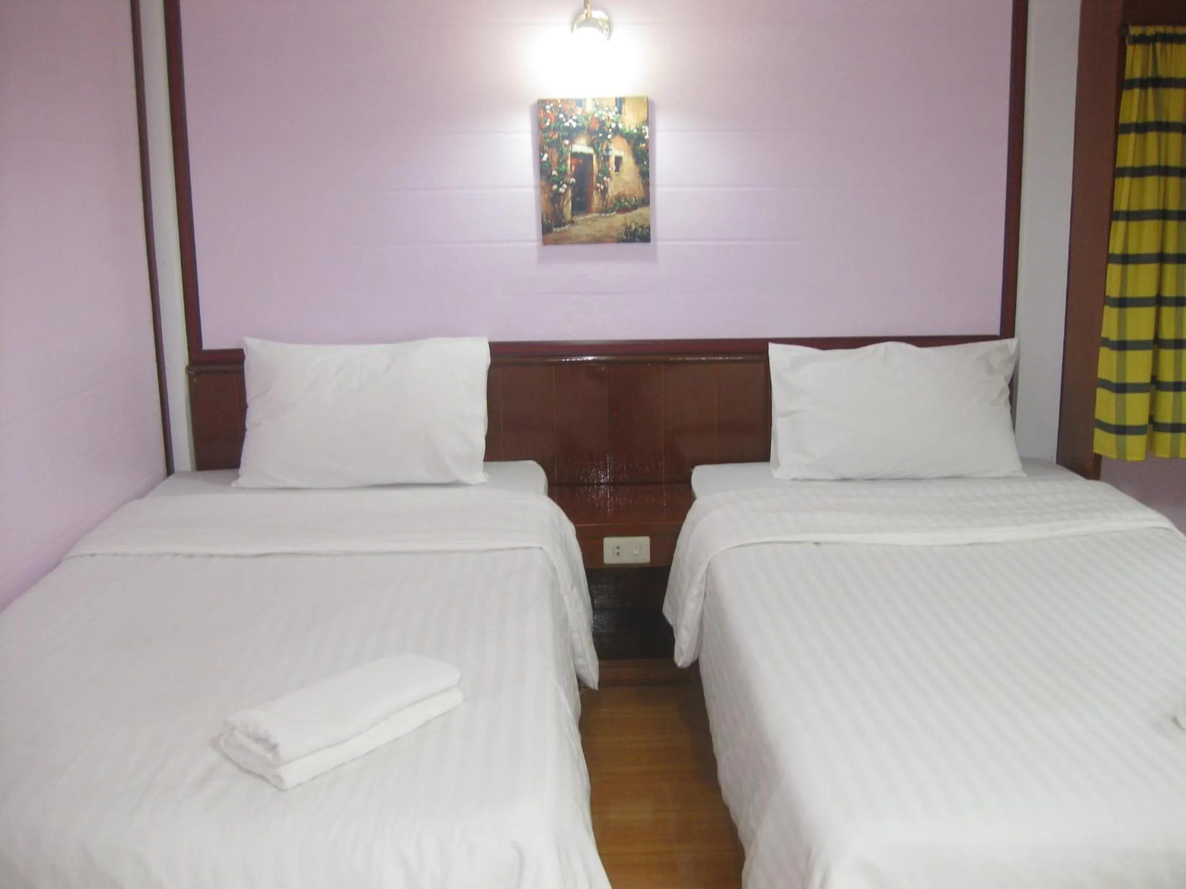 Bed in Haad Somboon House